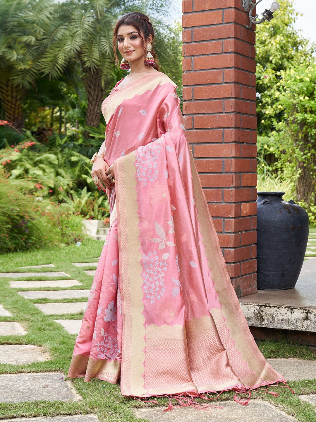 

KARAGIRI Woven Design Zari Silk Blend Banarasi Saree, Pink