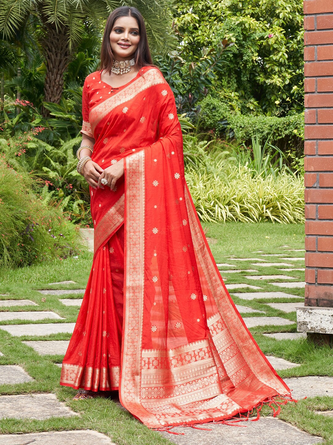 

KARAGIRI Ethnic Motifs Woven Design Zari Banarasi Saree, Red