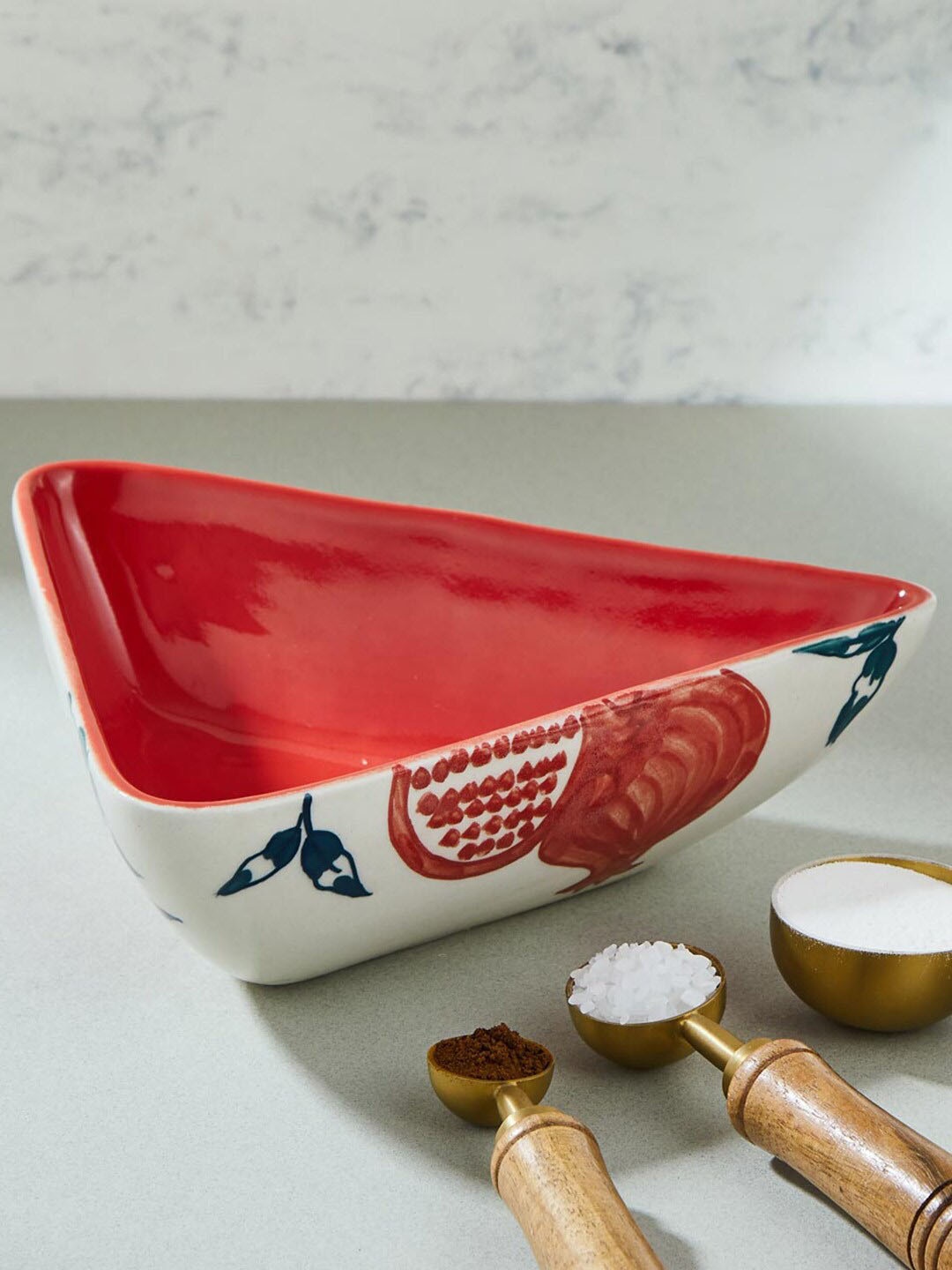 

Fabindia Red & White Printed Triangle Shape Ceramic Baking Tray