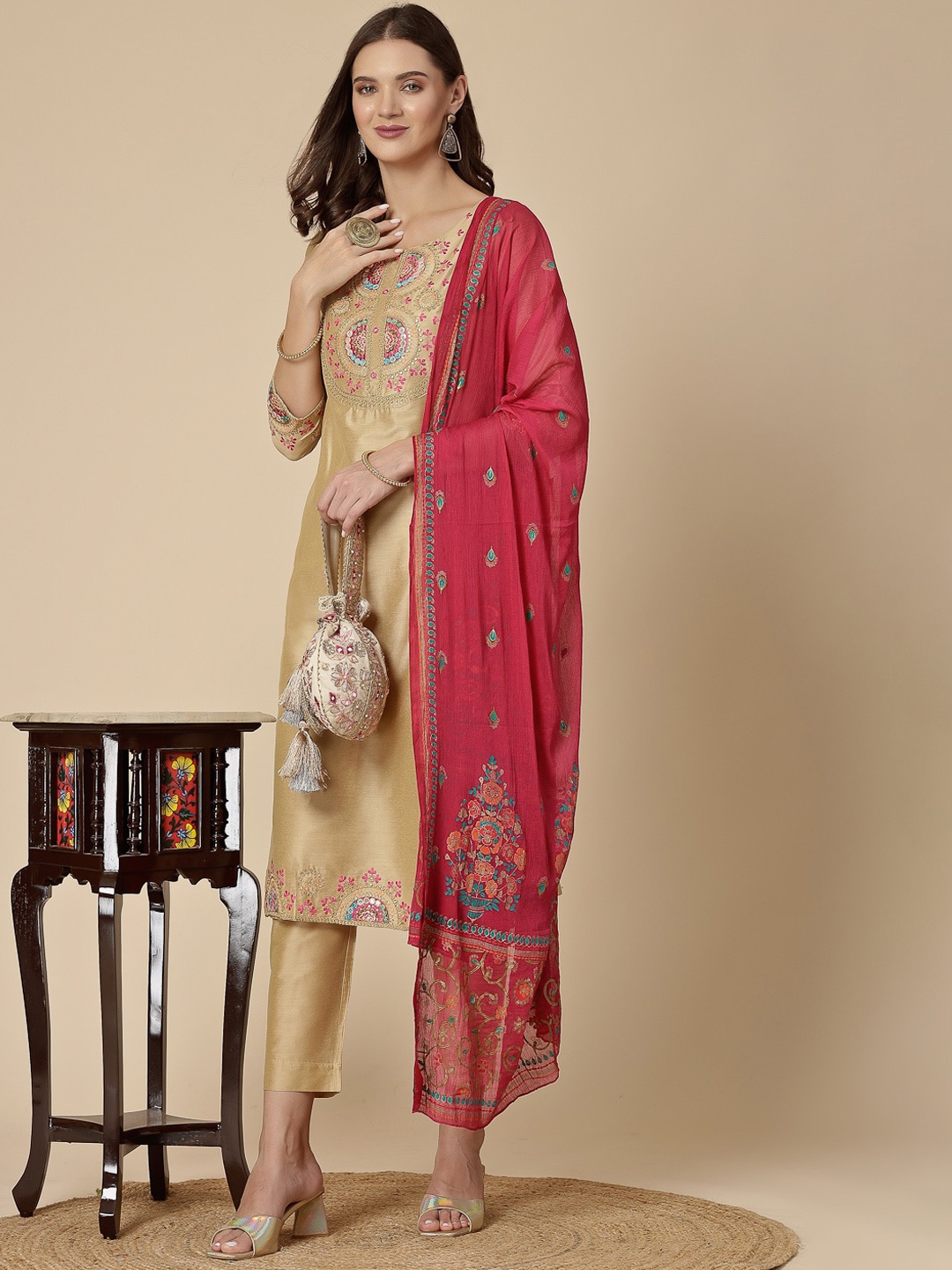 

Sangria Ethnic Motifs Embroidered Sequinned Kurta Set, Beige