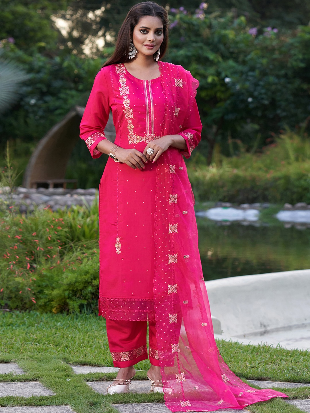 

Indo Era Floral Embroidered Regular Thread Work Kurta With Trousers & Dupatta, Pink