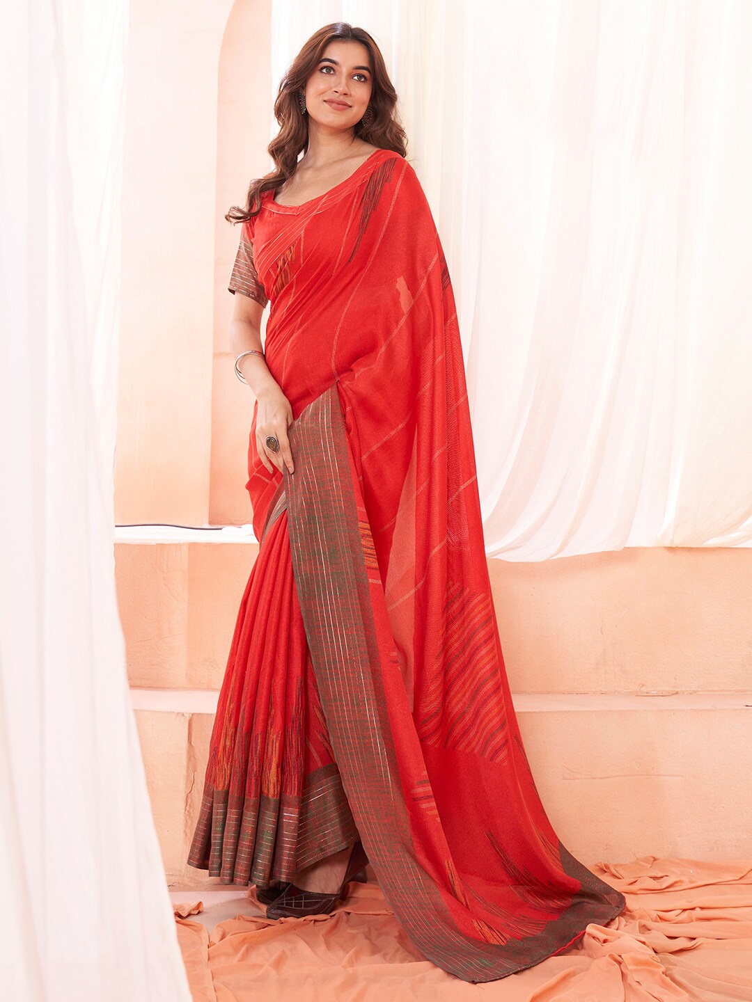 

Saree mall Abstract Printed Dabu Saree, Red