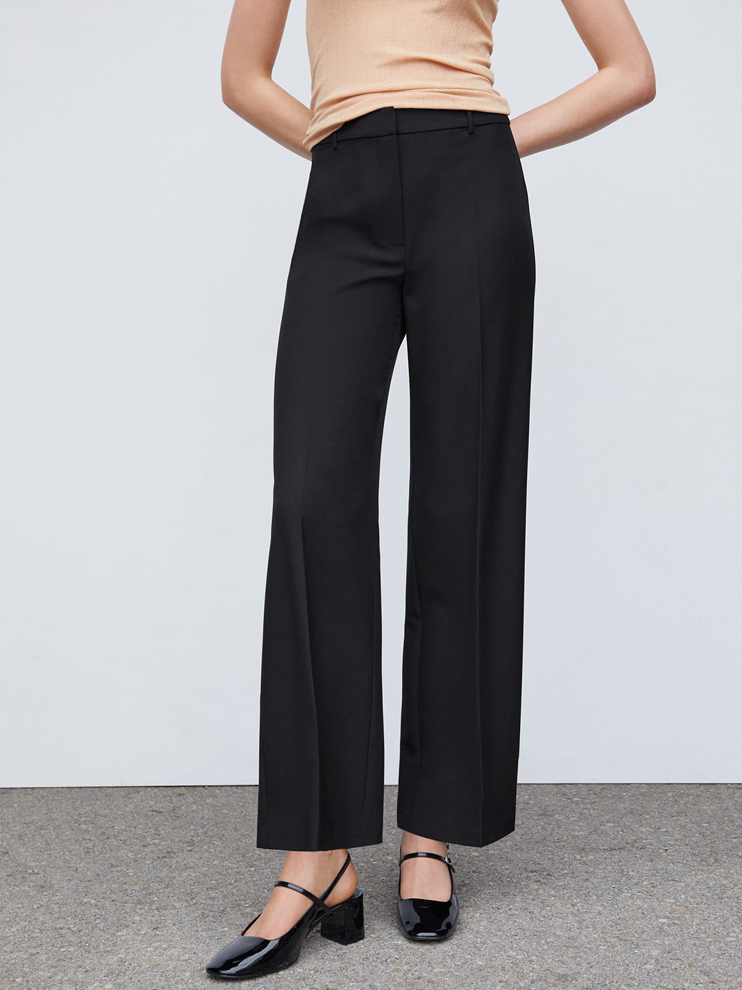 

MANGO Women Regular Fit Woven Trousers, Black