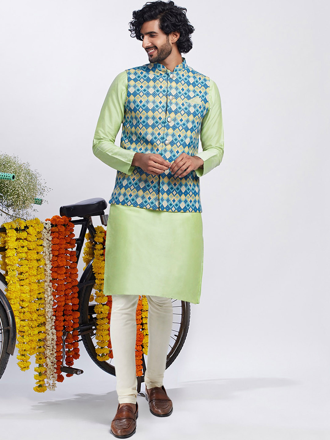 

KISAH Geometric Woven Design Kurta With Churidar & Nehru jacket, Blue