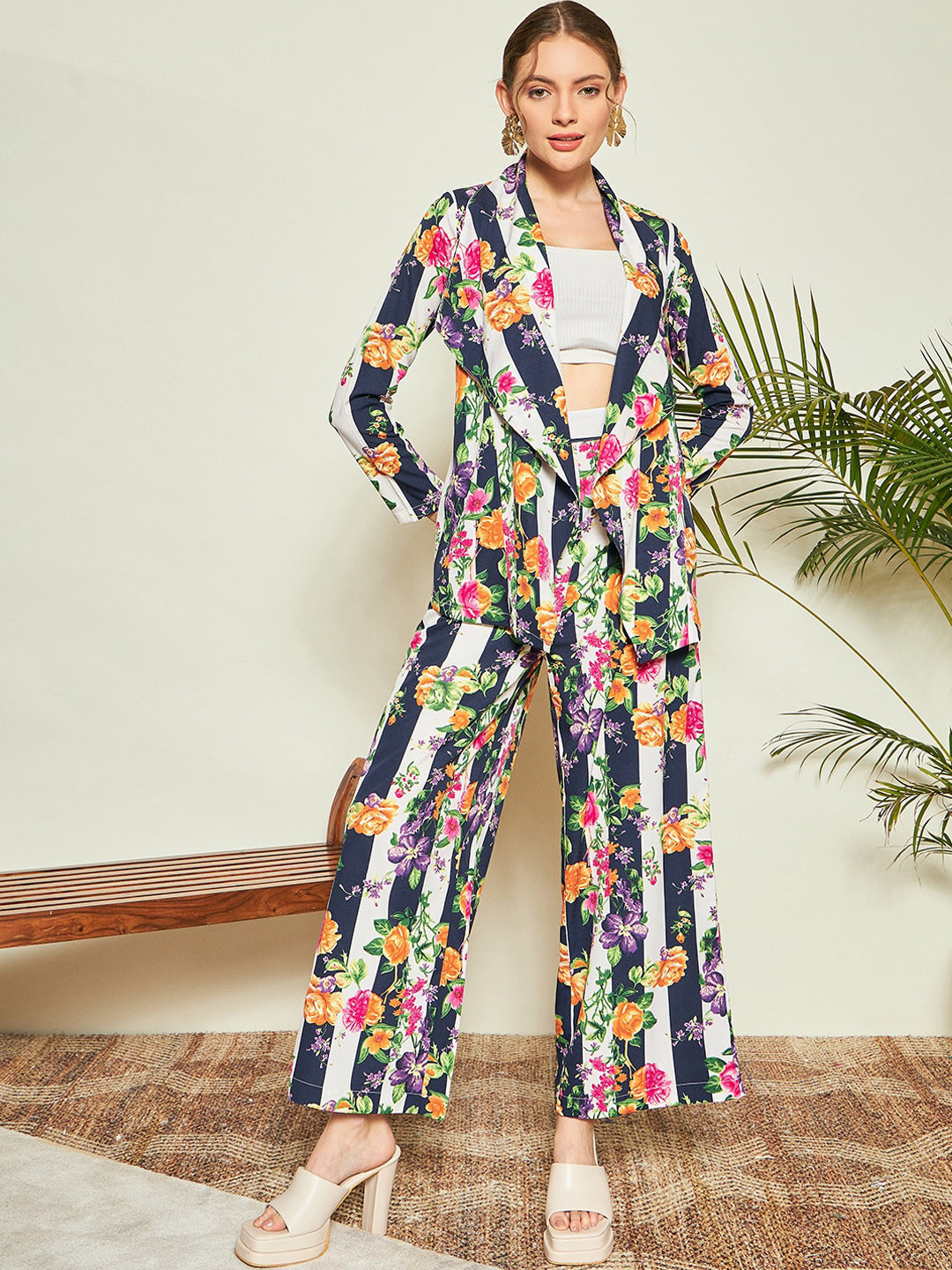 

KASSUALLY Floral Printed Crop Top Palazzo With Jacket, Navy blue