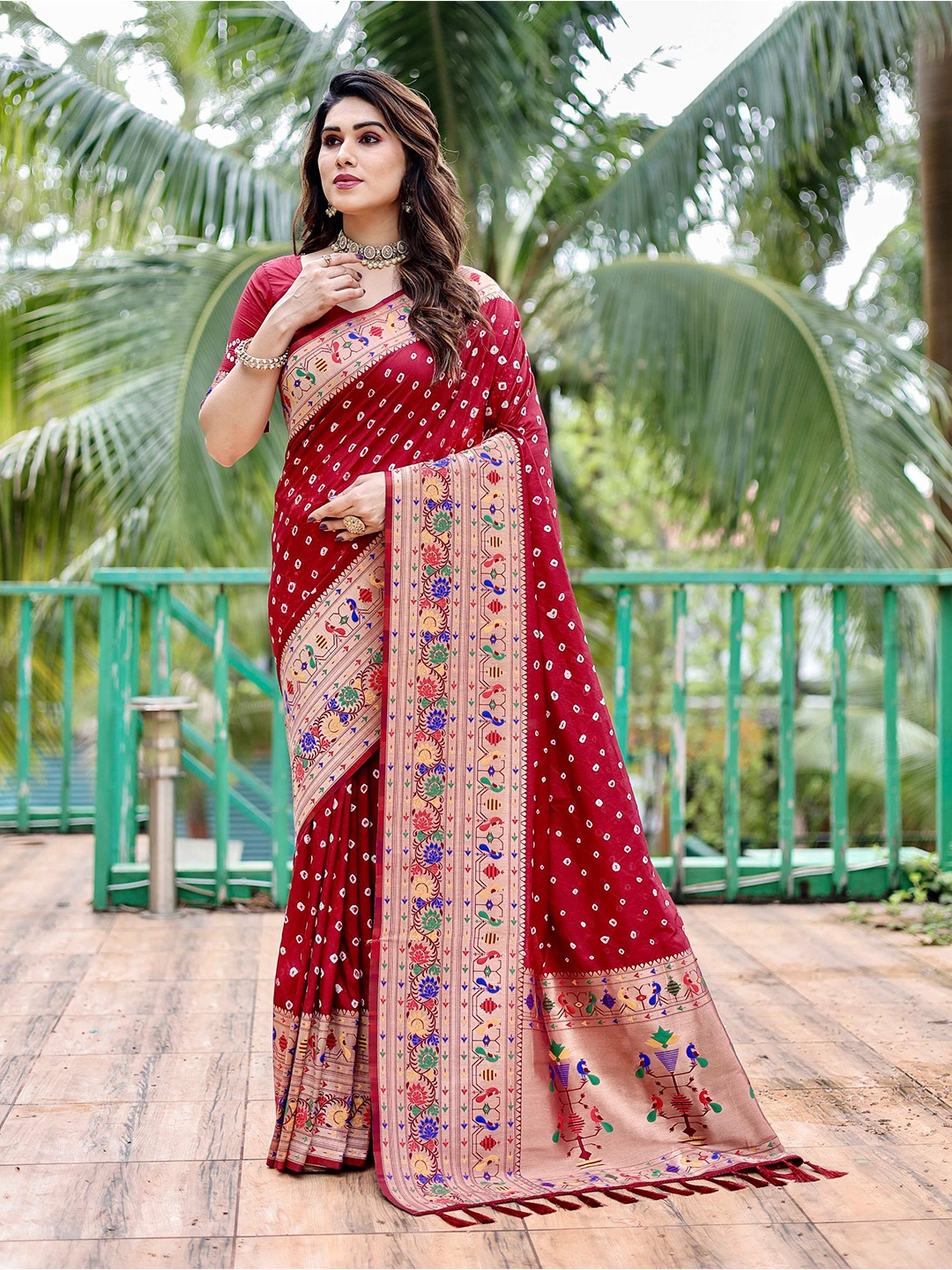 

Mitera Maroon & White Bandhani Printed Zari Paithani Saree