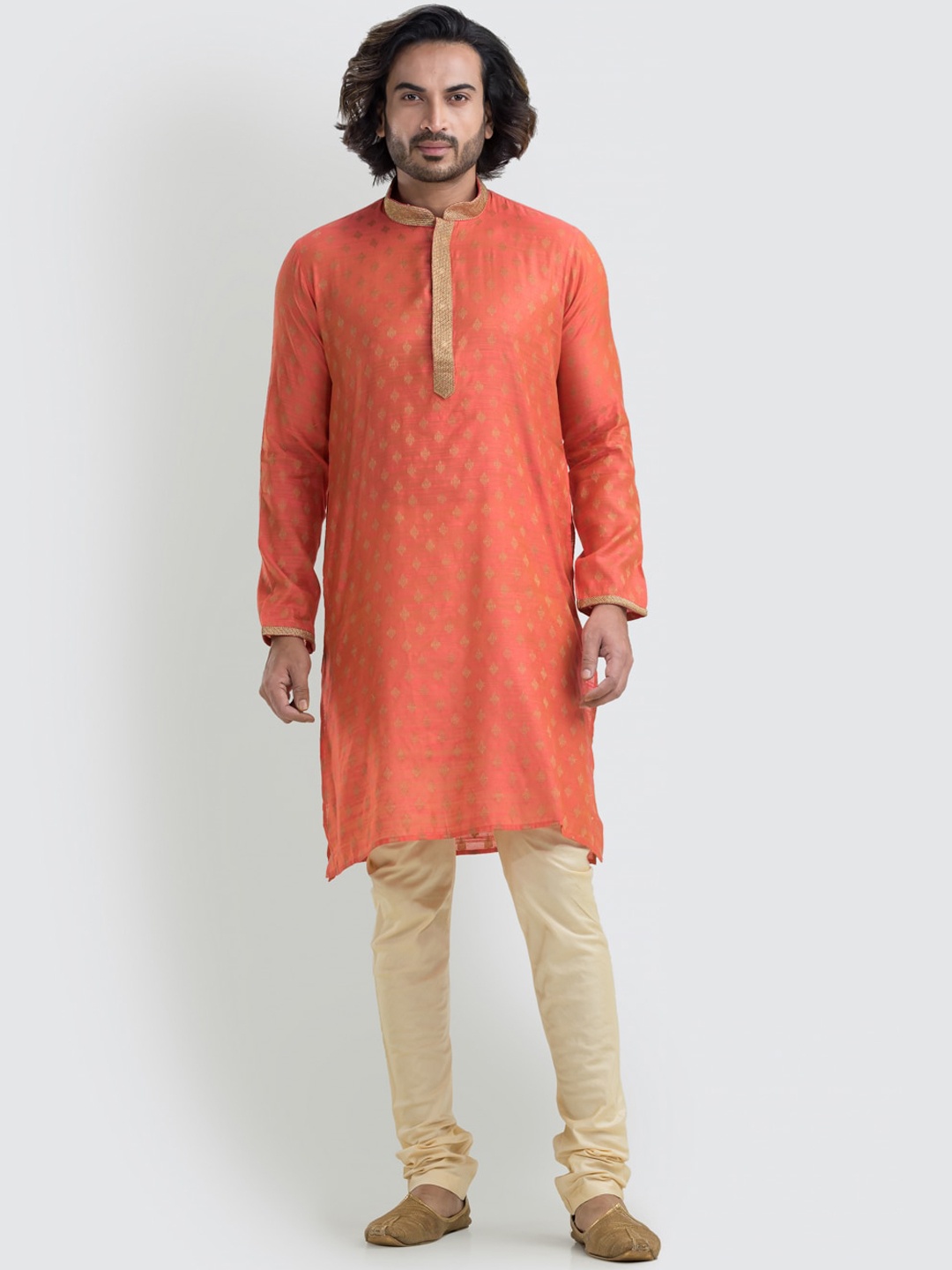 

SREEMANT Mandarin Collar Artwork Jacquard Kurta, Red