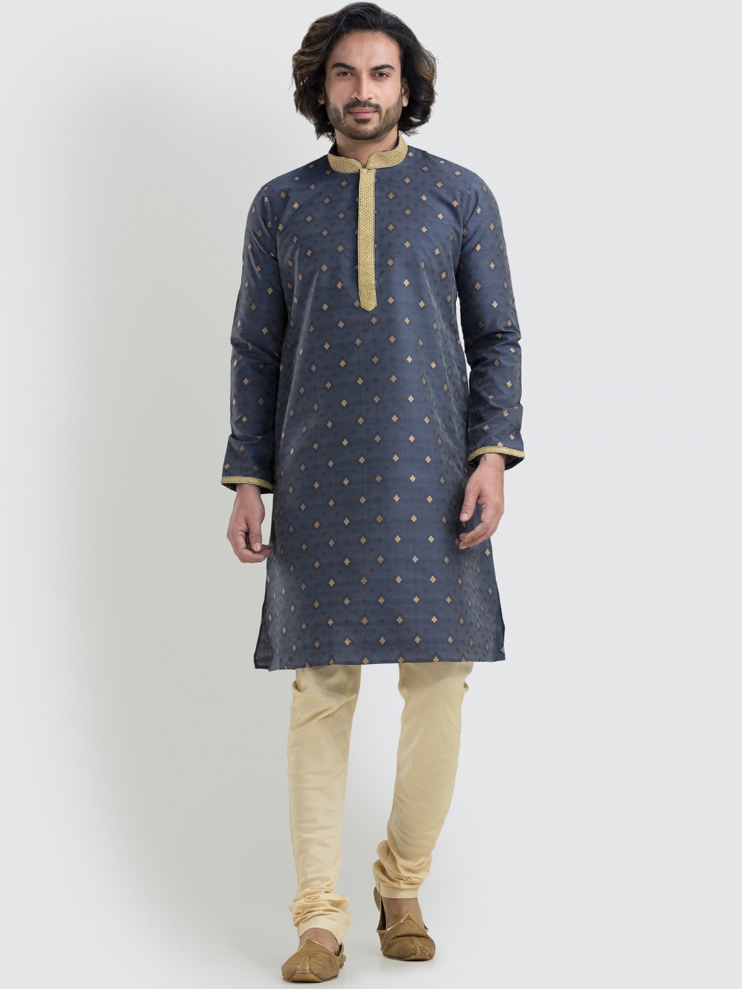 

SREEMANT Geometric Thread Work Artwork Jacquard Kurta, Blue