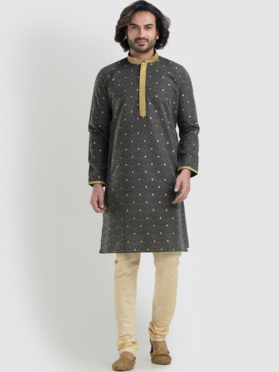 

SREEMANT Geometric Mandarin Collar Artwork Jacquard Kurta, Black