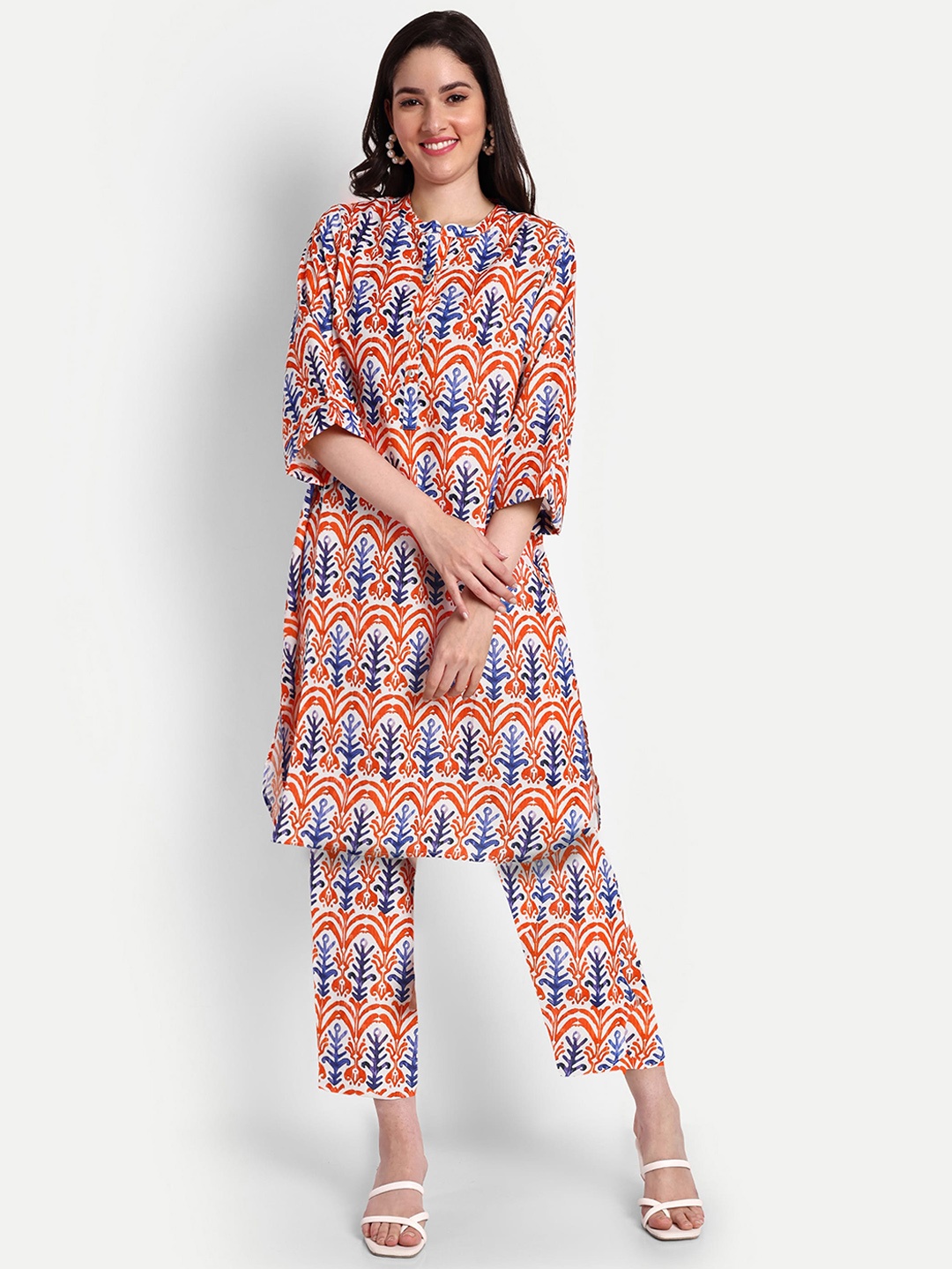 

TYAAR Ethnic Motifs Printed Straight Kurta With Trousers, White