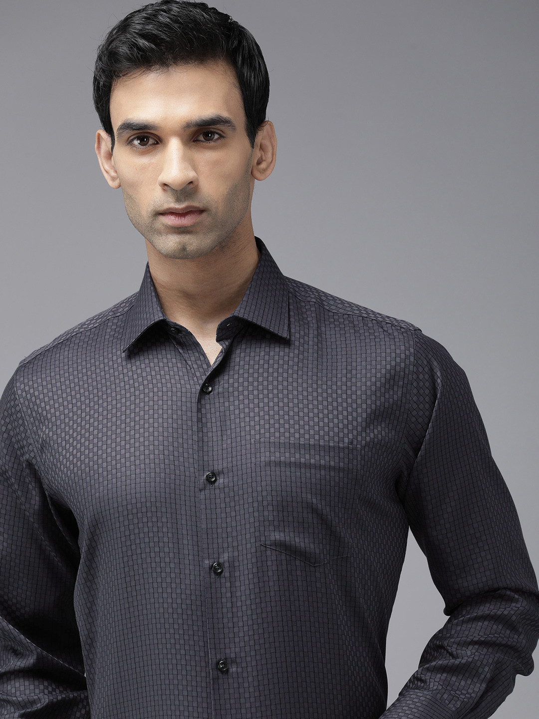 

Van Heusen Men Regular Fit Opaque Checked Formal Shirt, Charcoal