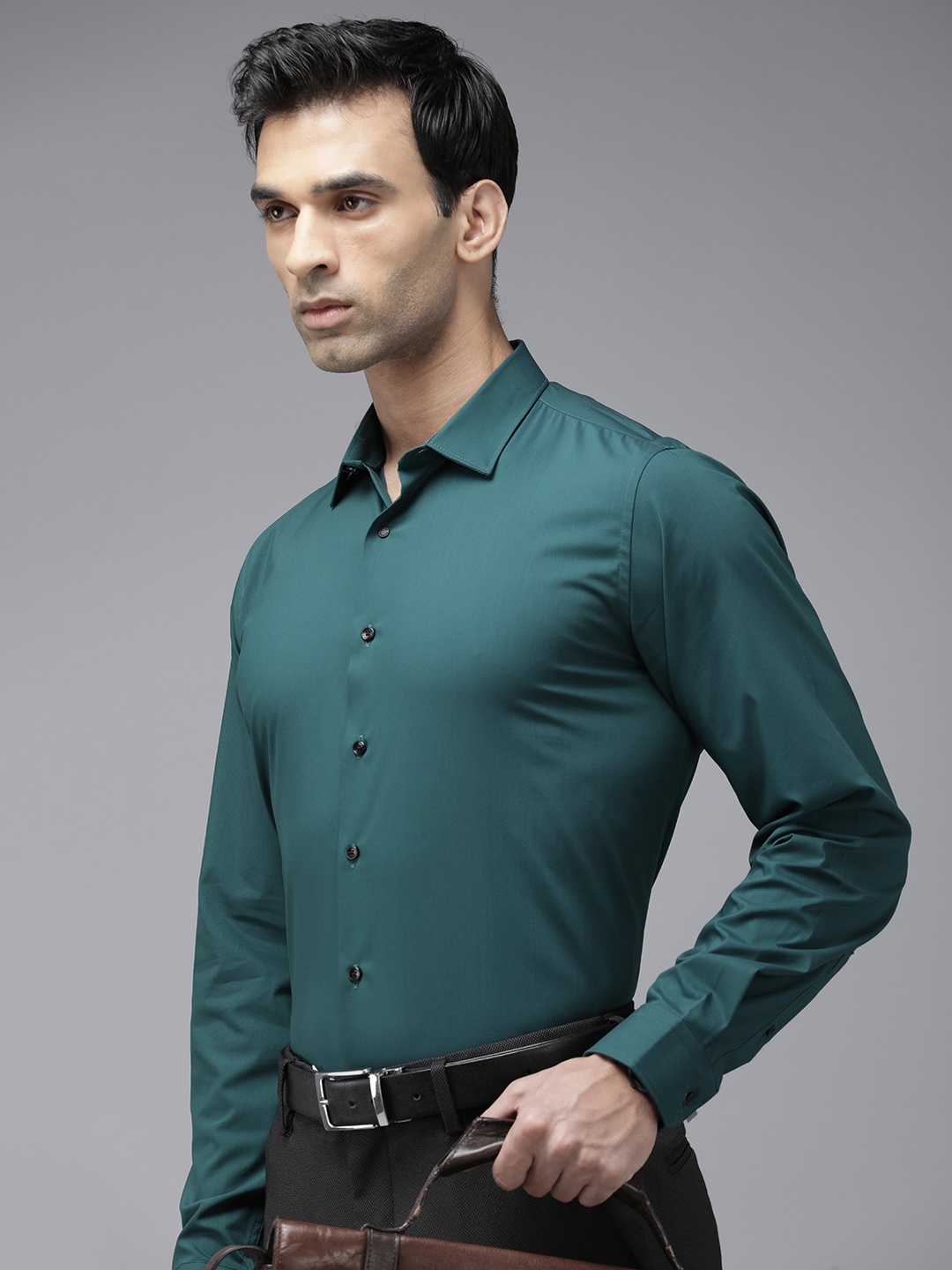 

Van Heusen Move Labs Men Slim Fit Stretchable Opaque Stain Resistant Anti Bacterial Formal Shirt, Teal