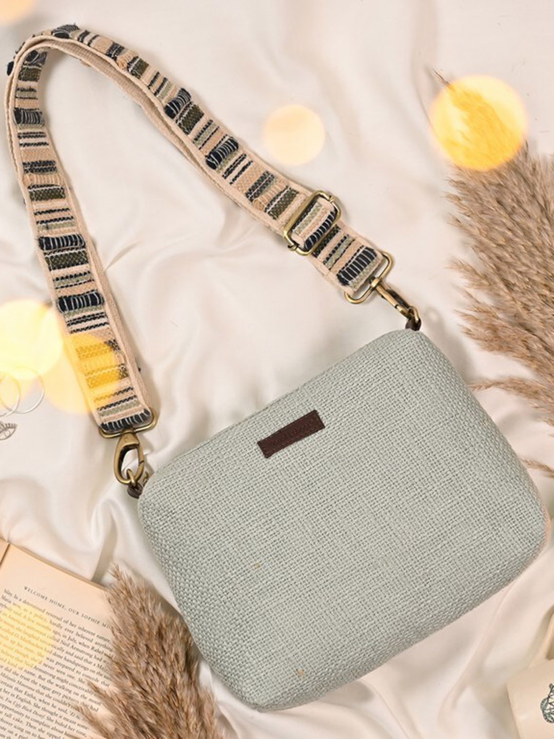 

Visual Echoes Textured Structured Sling Bag, Green