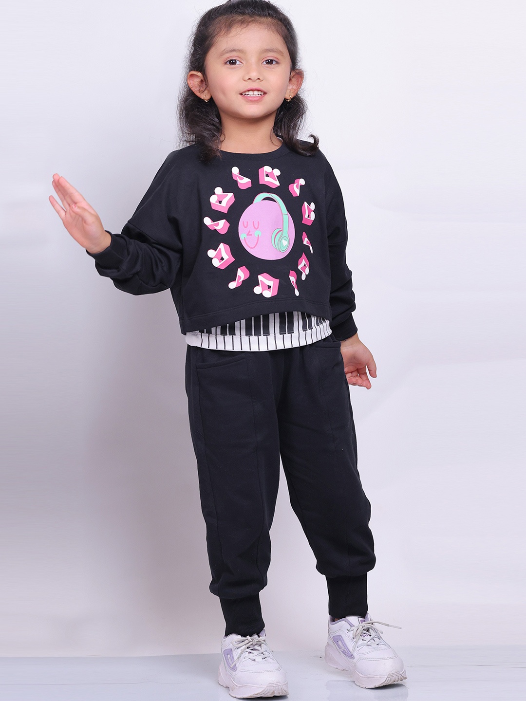 

Little Carrot Girls Graphic Printed Pure Cotton T-shirt with Pyjamas, Black