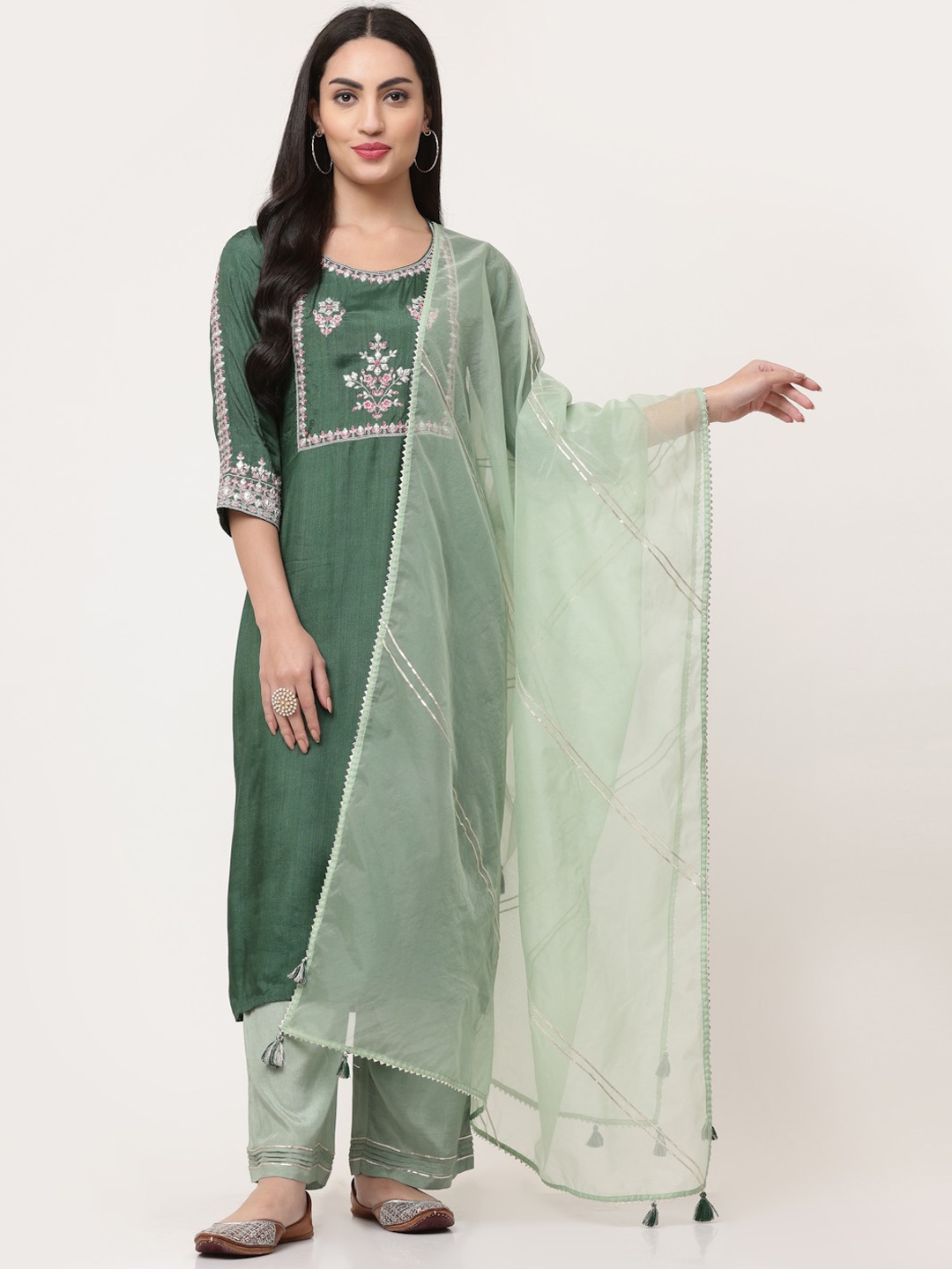 

SAVI Floral Embroidered Regular Thread Work Kurta with Trousers & Dupatta, Green