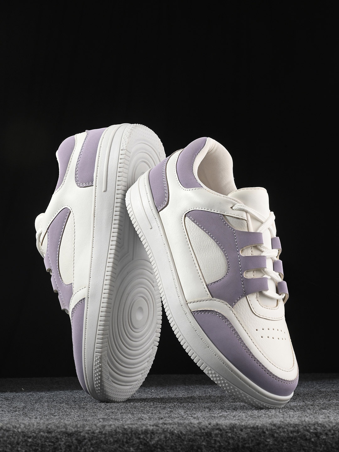 

The Roadster Lifestyle Co. Women White & Purple Colourblocked Lightweight Sneakers