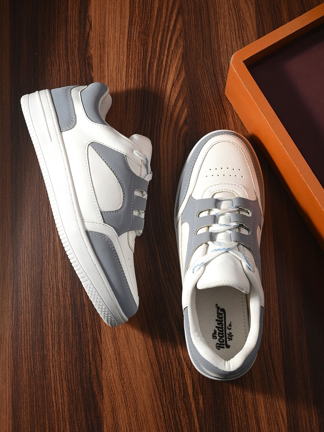 

The Roadster Lifestyle Co. Women White & Grey Colourblocked Lightweight Sneakers