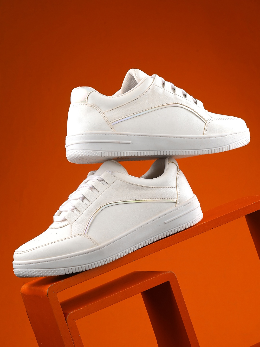

Roadster The Lifestyle Co.Women White Lightweight Comfort Sneakers