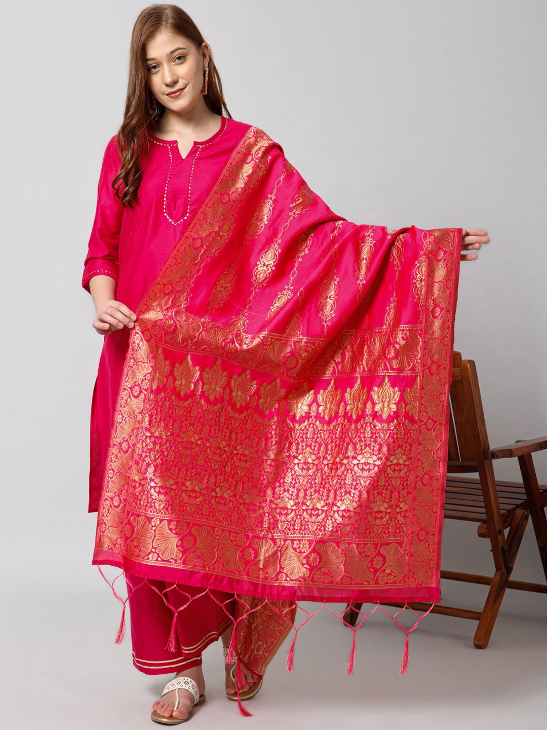 

House Of Zelena Round Neck Gotta Patti Regular Maternity Kurta with Trouser & Dupatta, Pink