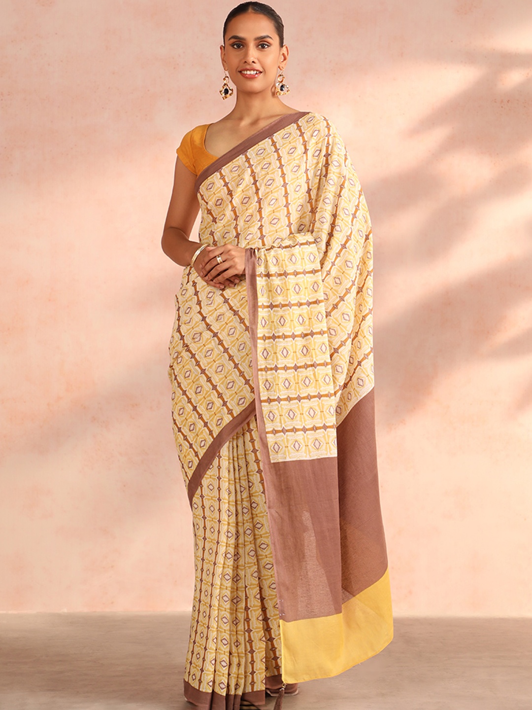 

Taneira Geometric Printed Pure Cotton Saree, White