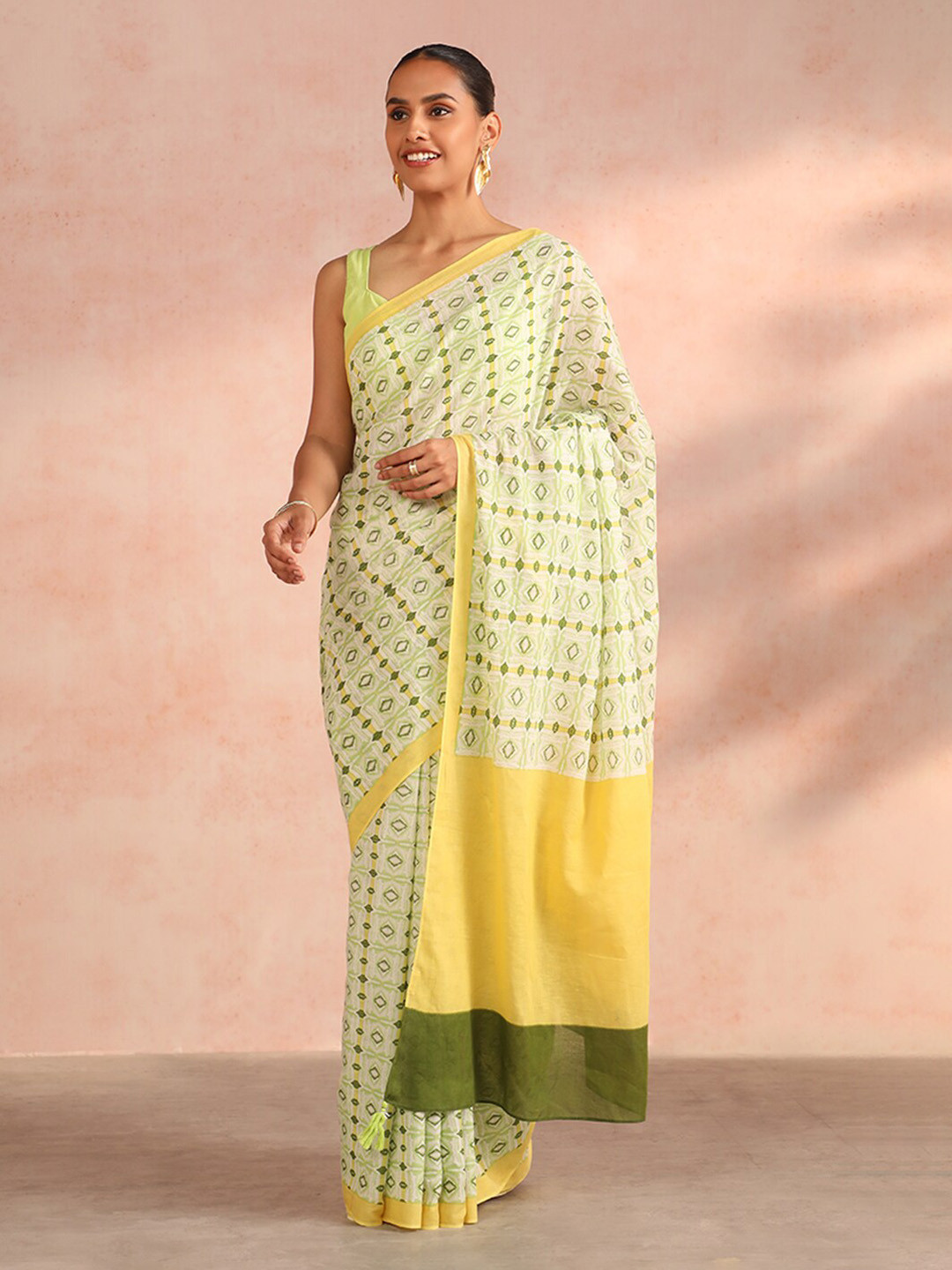 

Taneira Green & Yellow Pure Cotton Saree