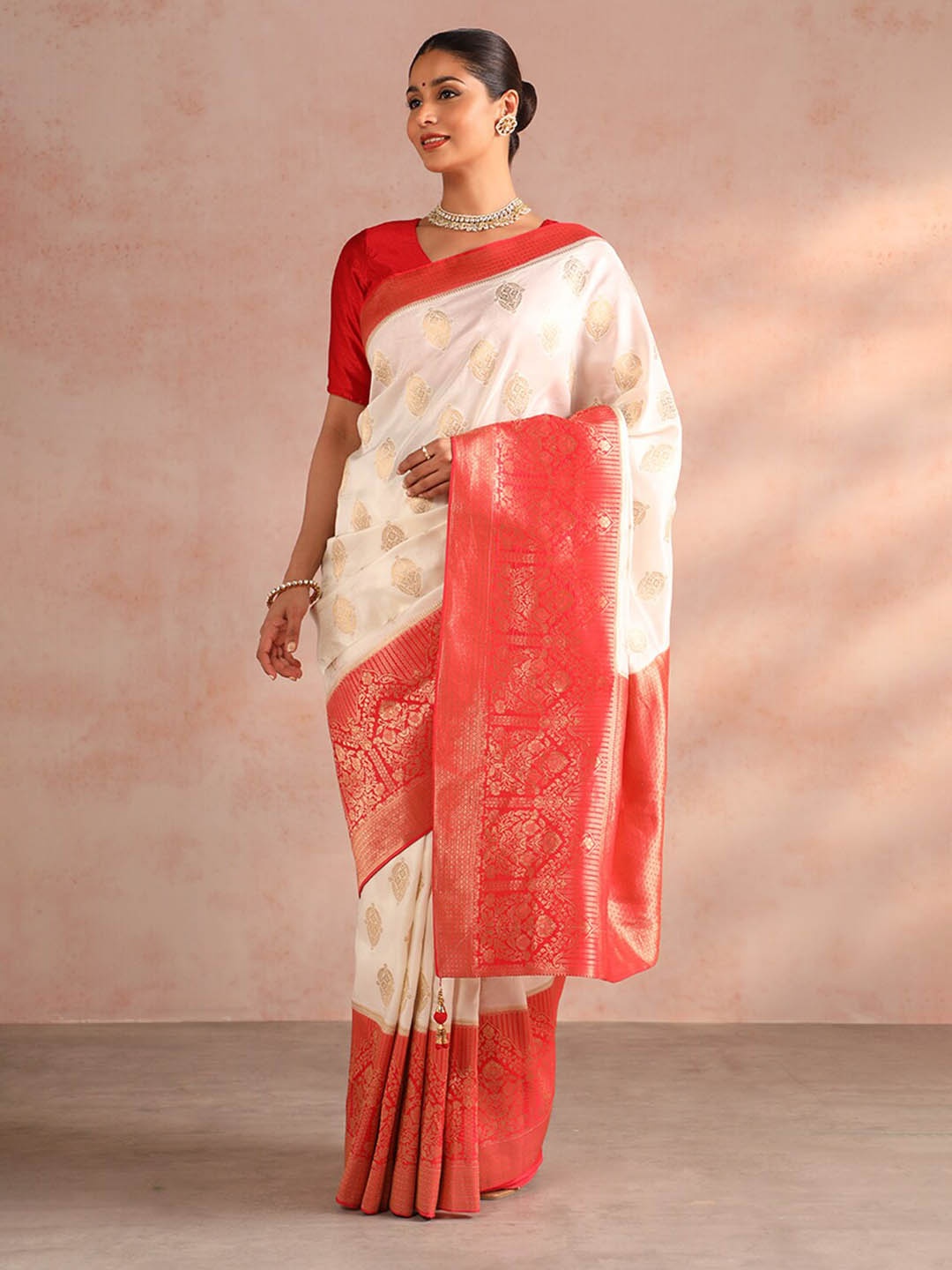 

Taneira Off Ethnic Motifs Woven Design Zari Detail Saree, Off white