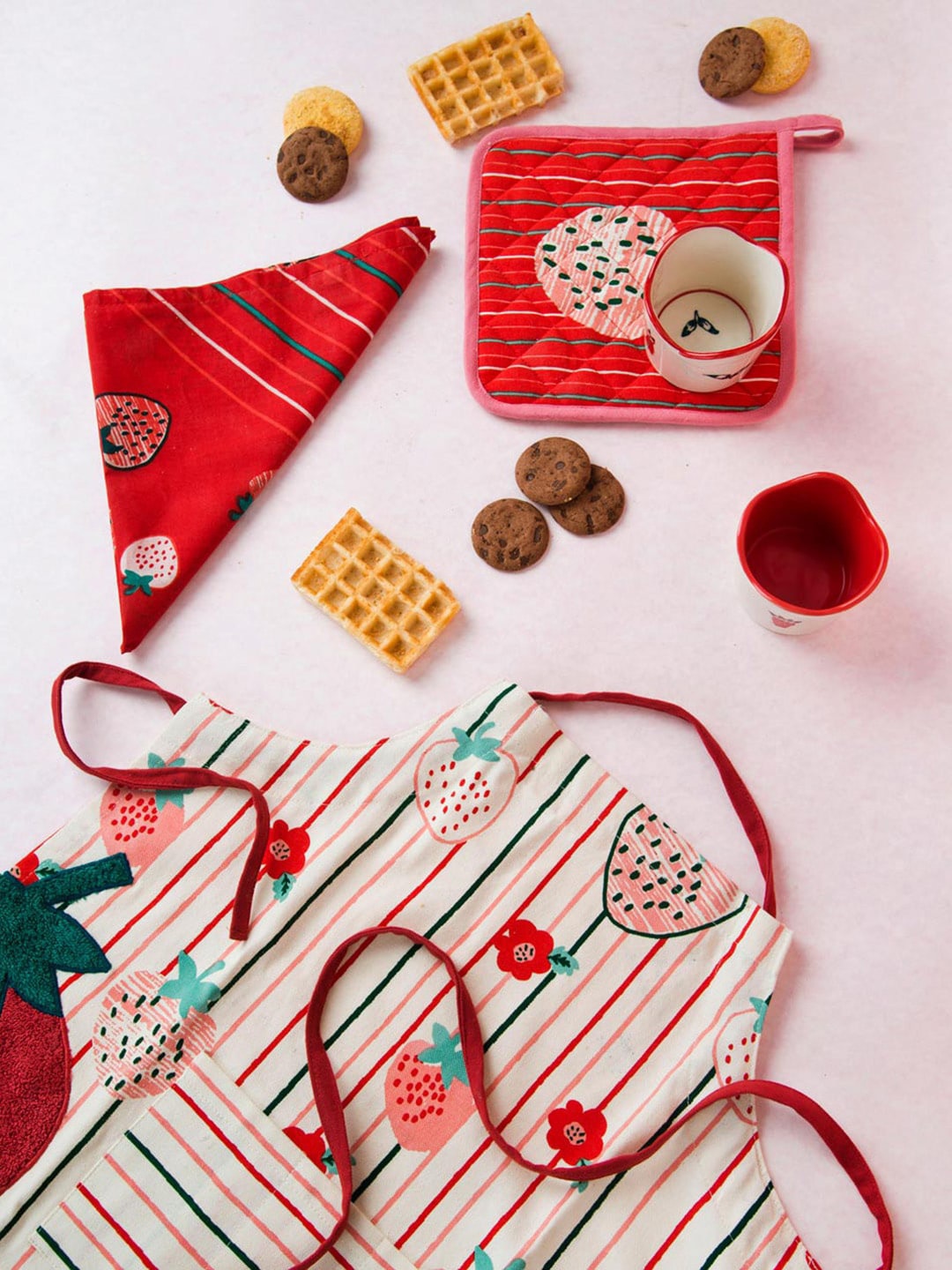 

Fabindia Kids Red & Off White 4 Pcs Ceramic Bakeware Gift Set