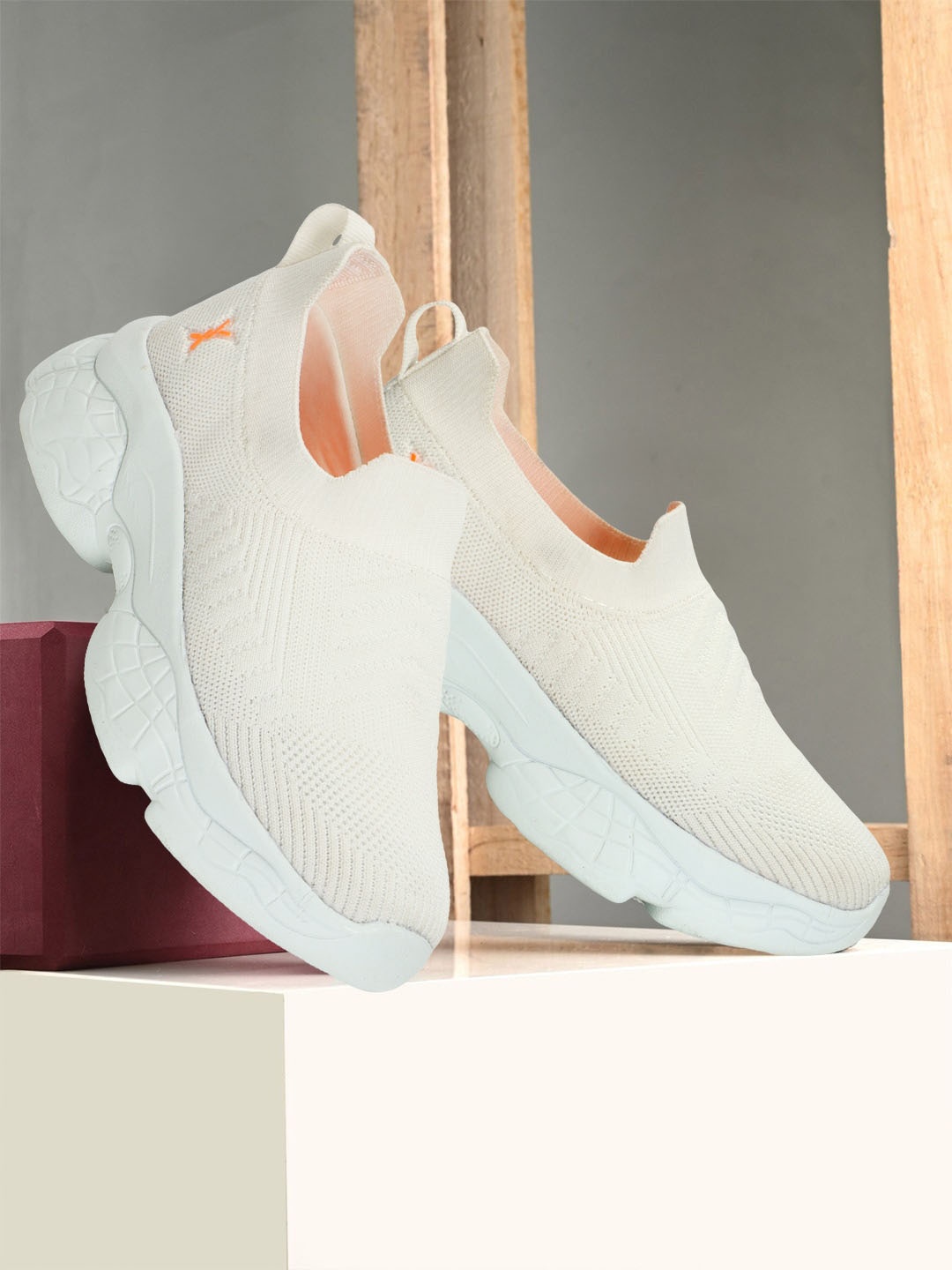 

Carlton London sports Women Lightweight Slip-On Sneakers, White