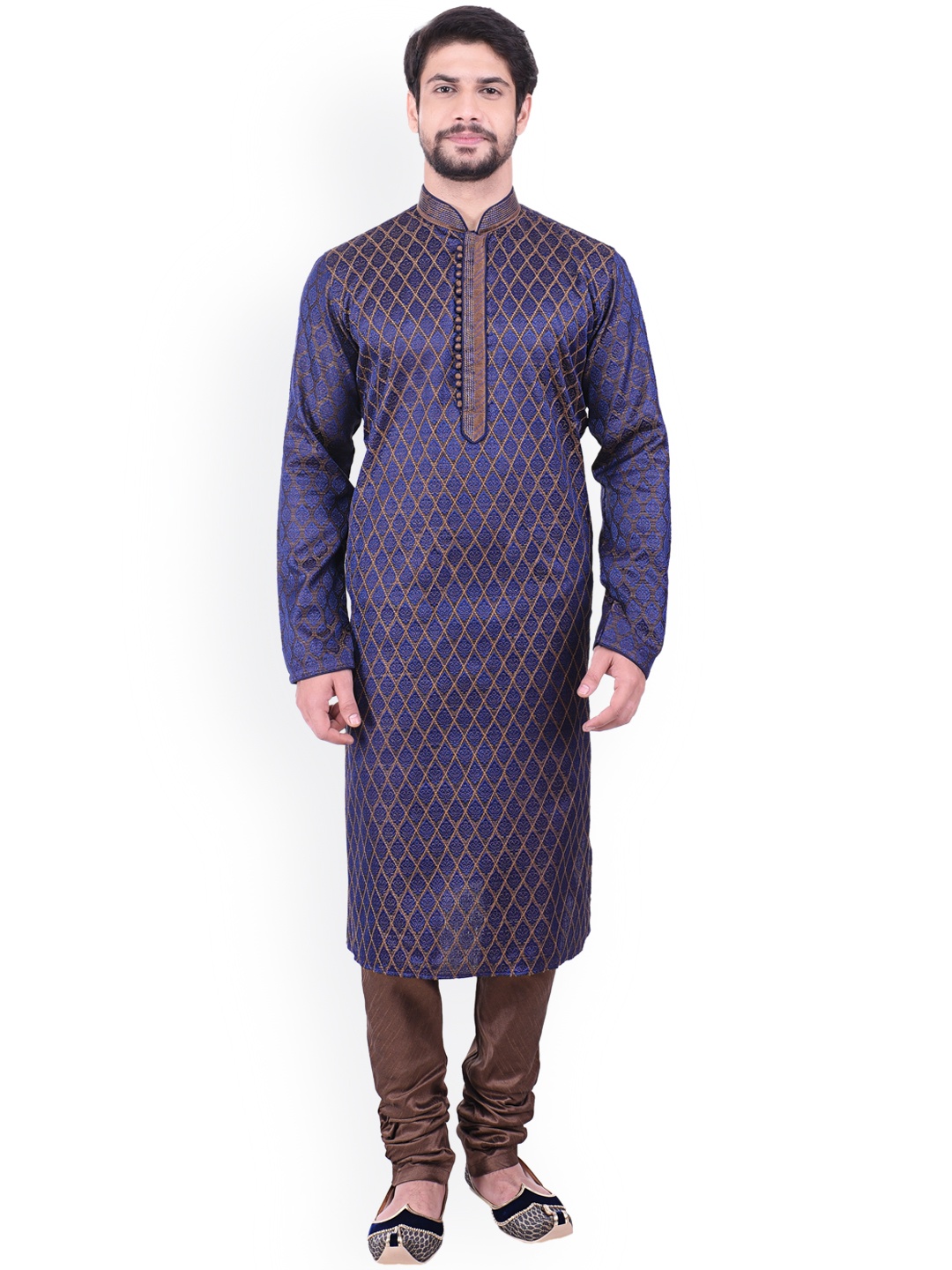 

Manyavar Men Navy Blue & Brown Self Design Kurta with Churidar