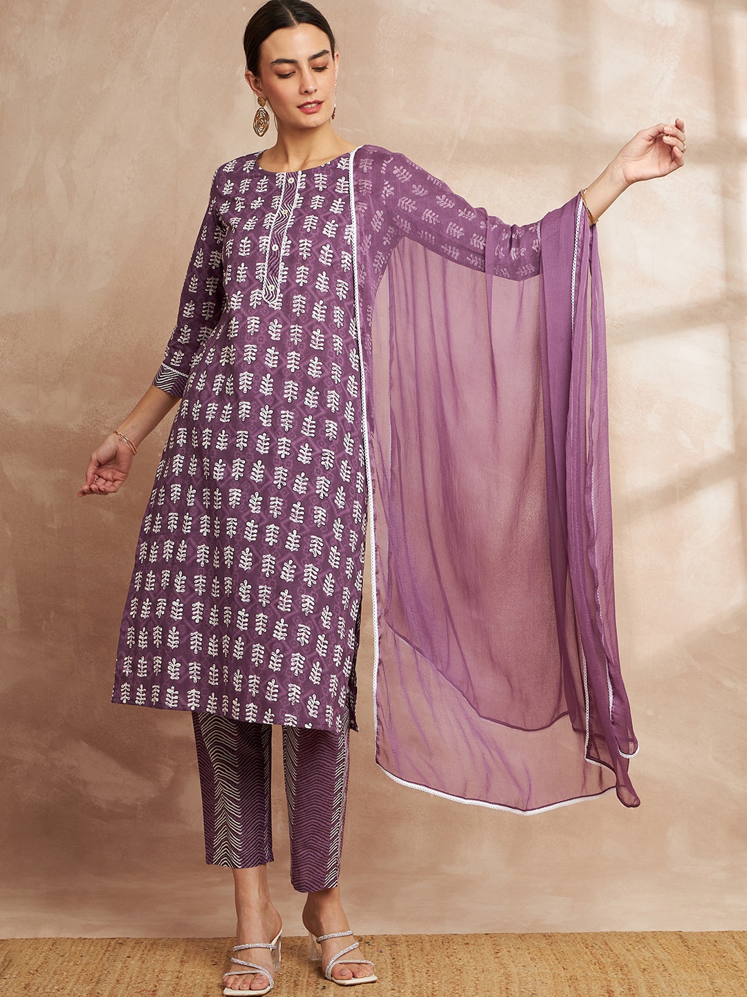 

all about you Ethnic Motifs Printed Regular Pure Cotton Kurta with Trousers & With Dupatta, Purple