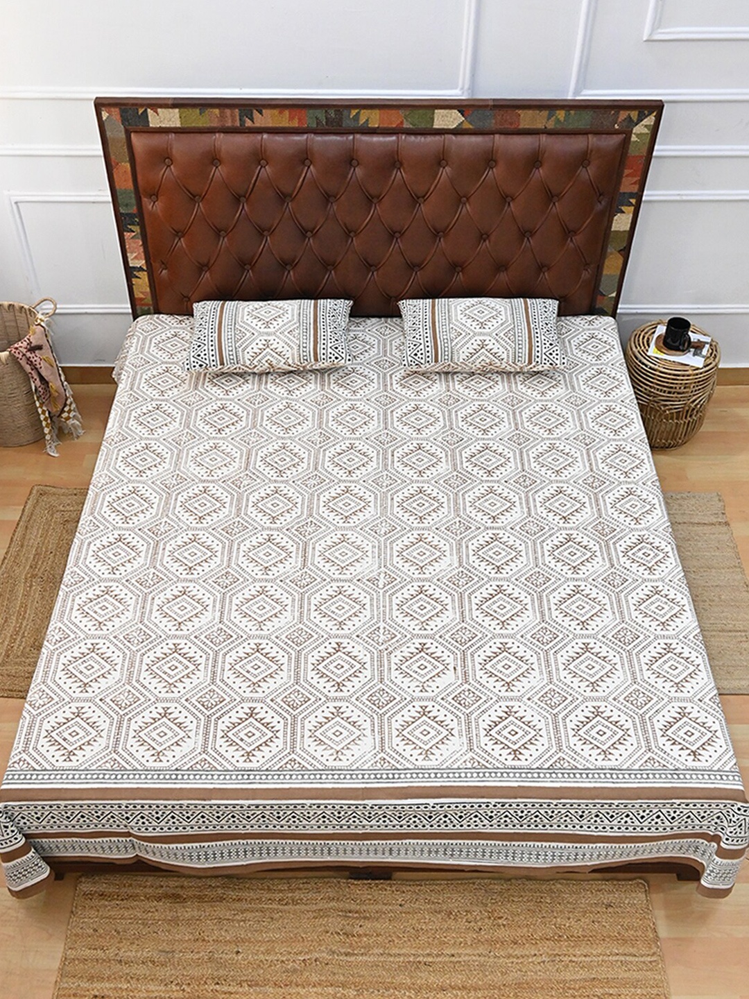

Art Avenue White & Brown Printed Cotton 120 TC Queen Bedsheet With 2 Pillow Covers