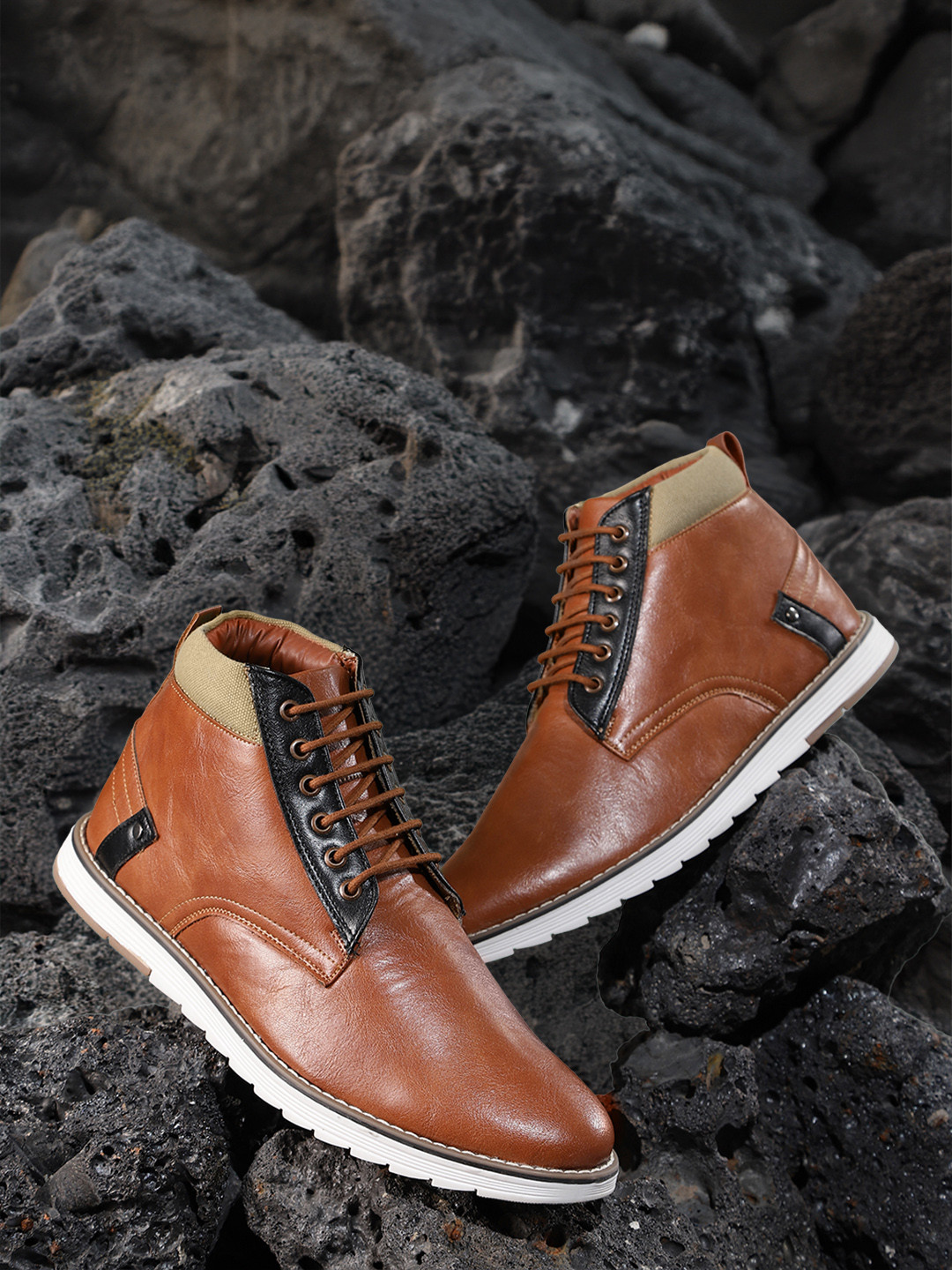 

The Roadster Lifestyle Co. Men Mid-Top Casual Boots, Tan