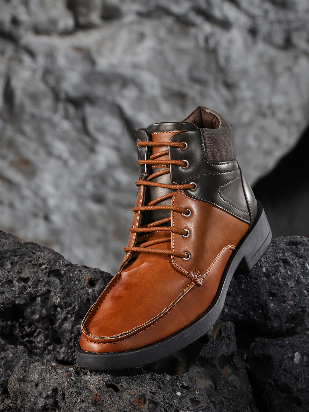 

Roadster Men Mid-Top Regular Heeled Boots, Brown