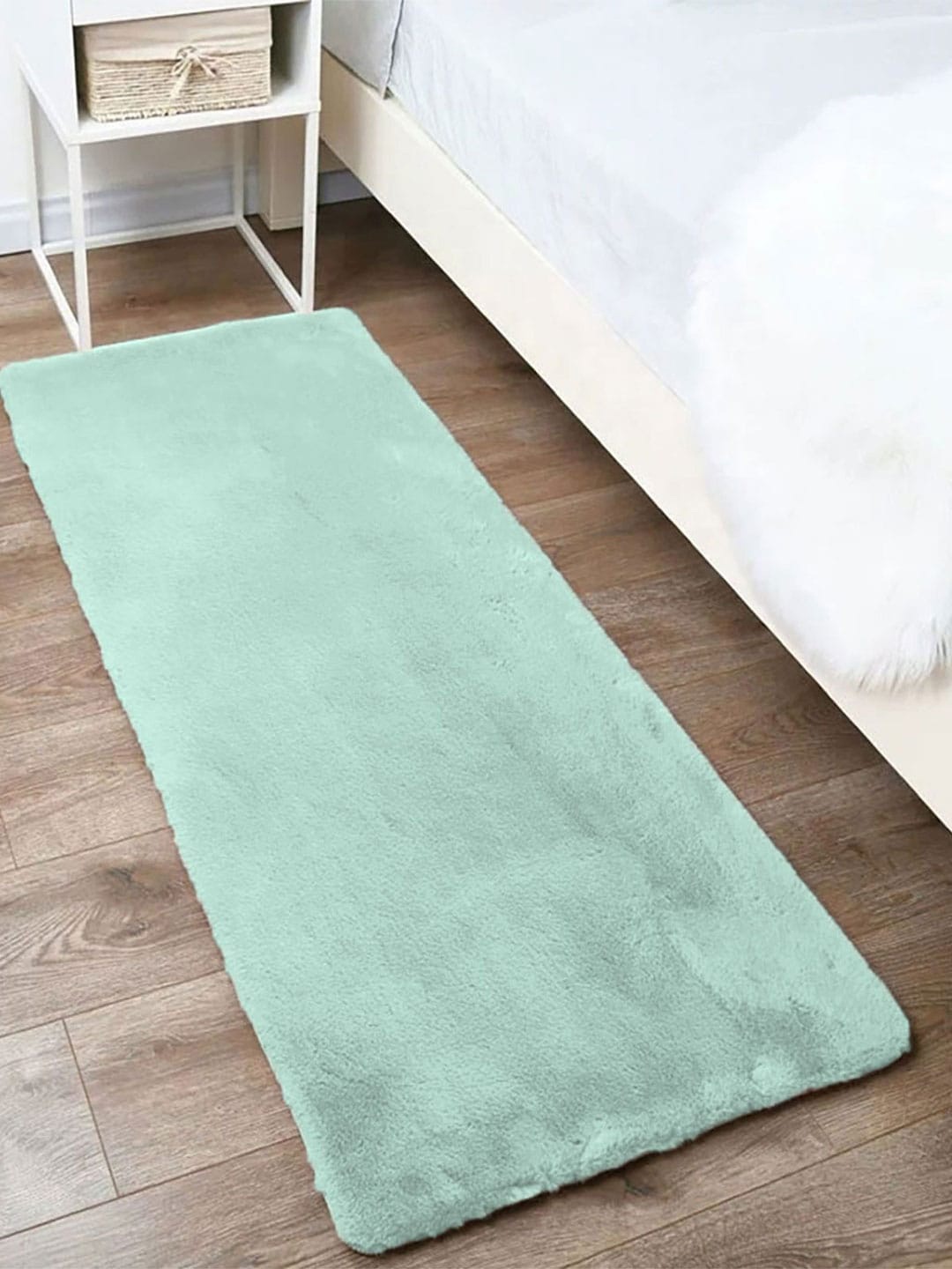 

LUXEHOME INTERNATIONAL Green Ruffle Floor Runner