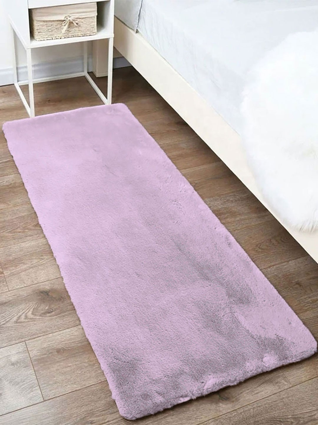 

LUXEHOME INTERNATIONAL Lavender Ruffle Floor Runner