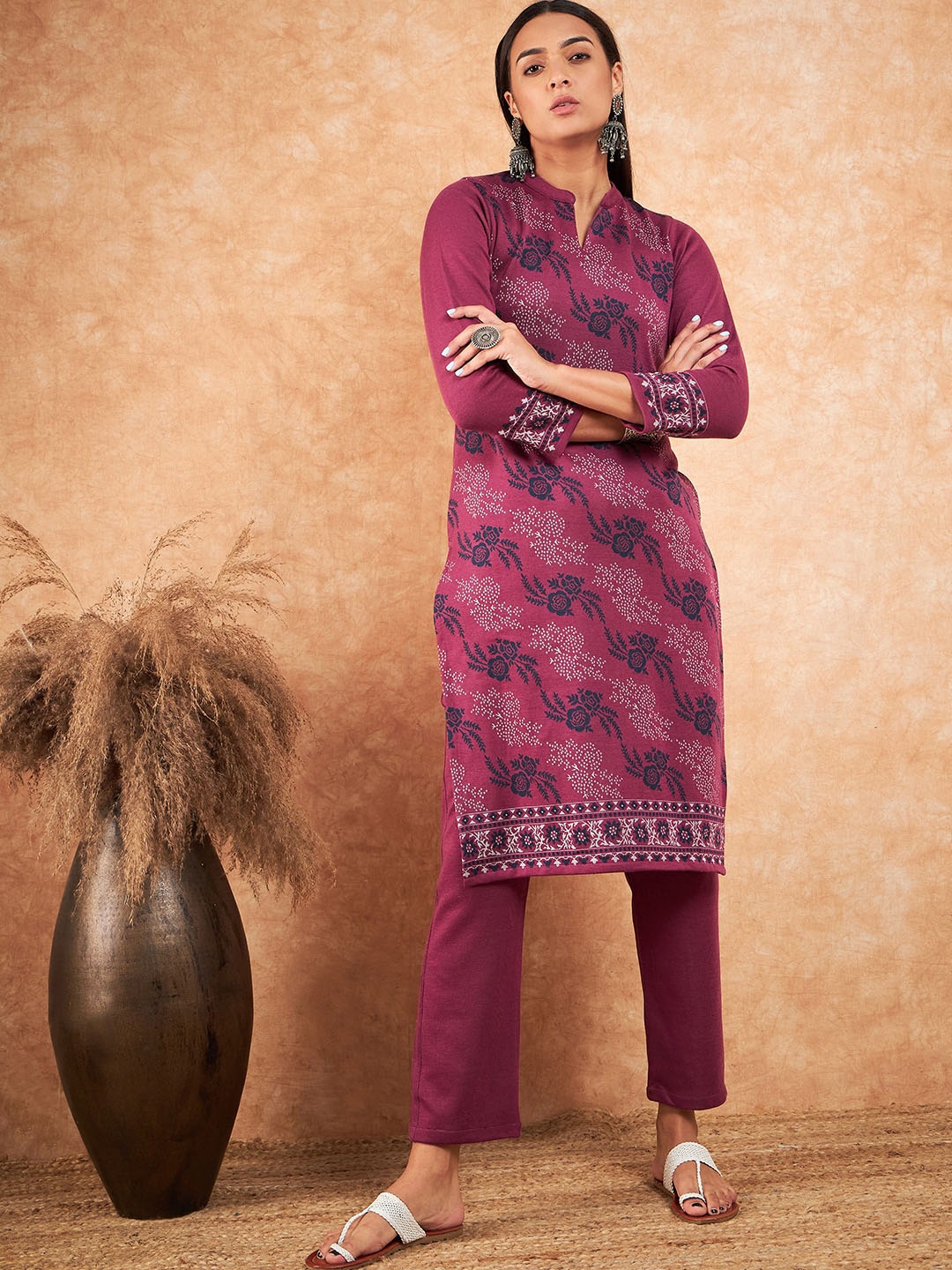 

HK colours of fashion Ethnic Motifs Printed Regular Kurta with Trousers, Fuchsia