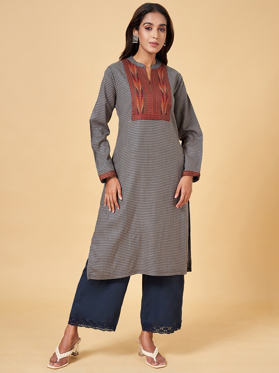

RANGMANCH BY PANTALOONS Striped Yoke Design Mandarin Collar A-Line Kurta, Navy blue