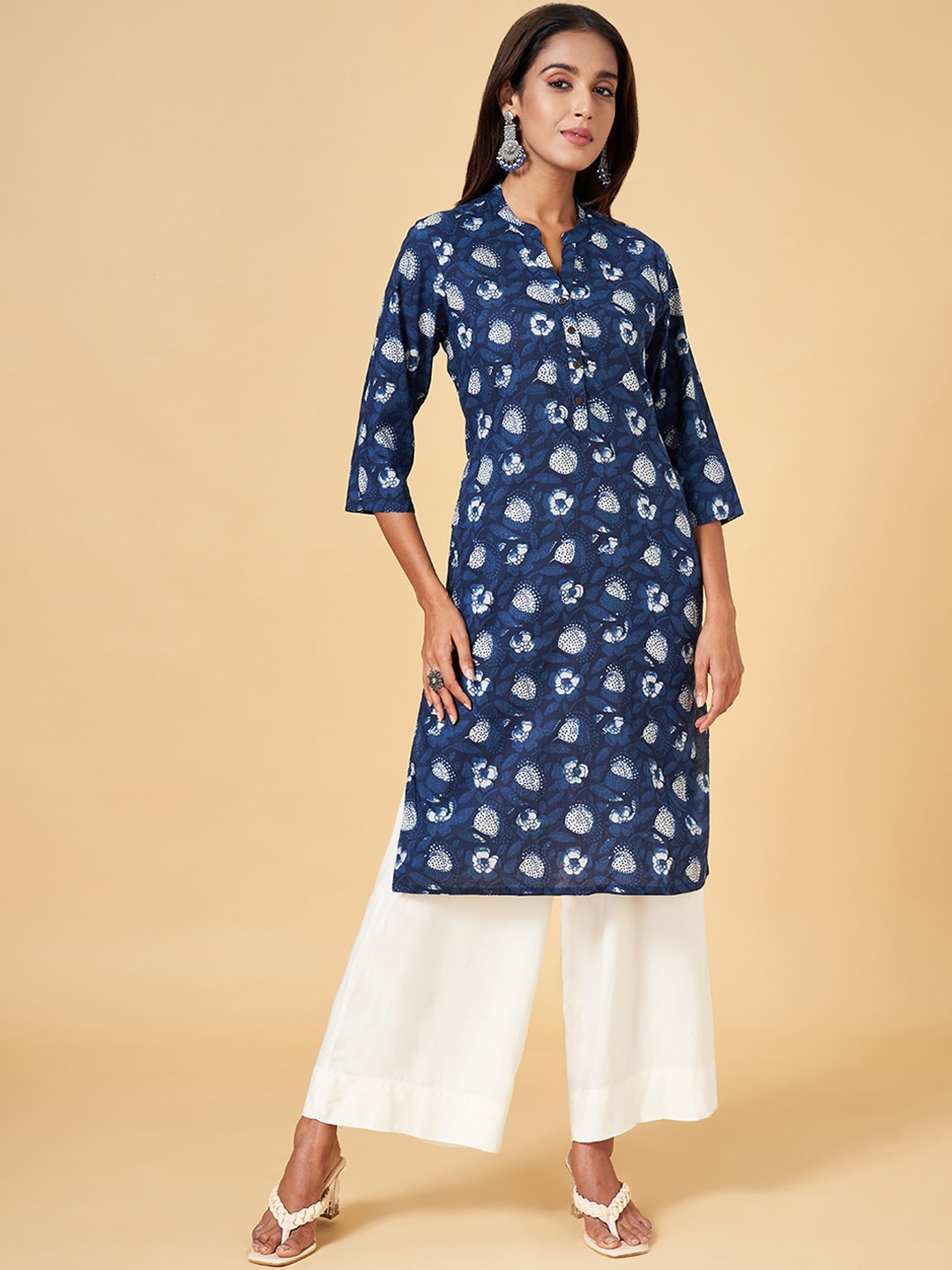 

RANGMANCH BY PANTALOONS Floral Printed Mandarin Collar Straight Kurta, Blue