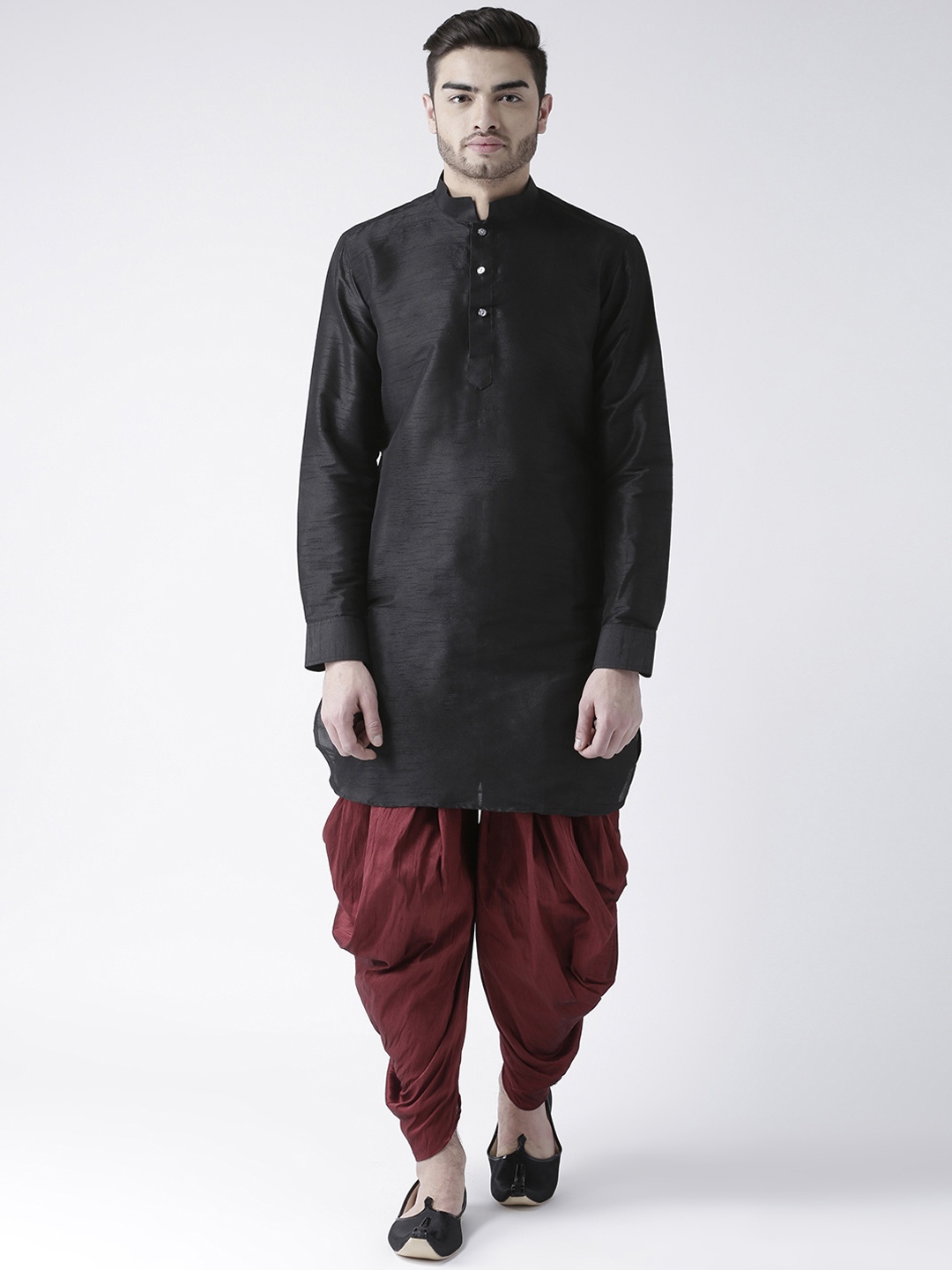 

DEYANN Men Black & Red Solid Kurta with Patiala