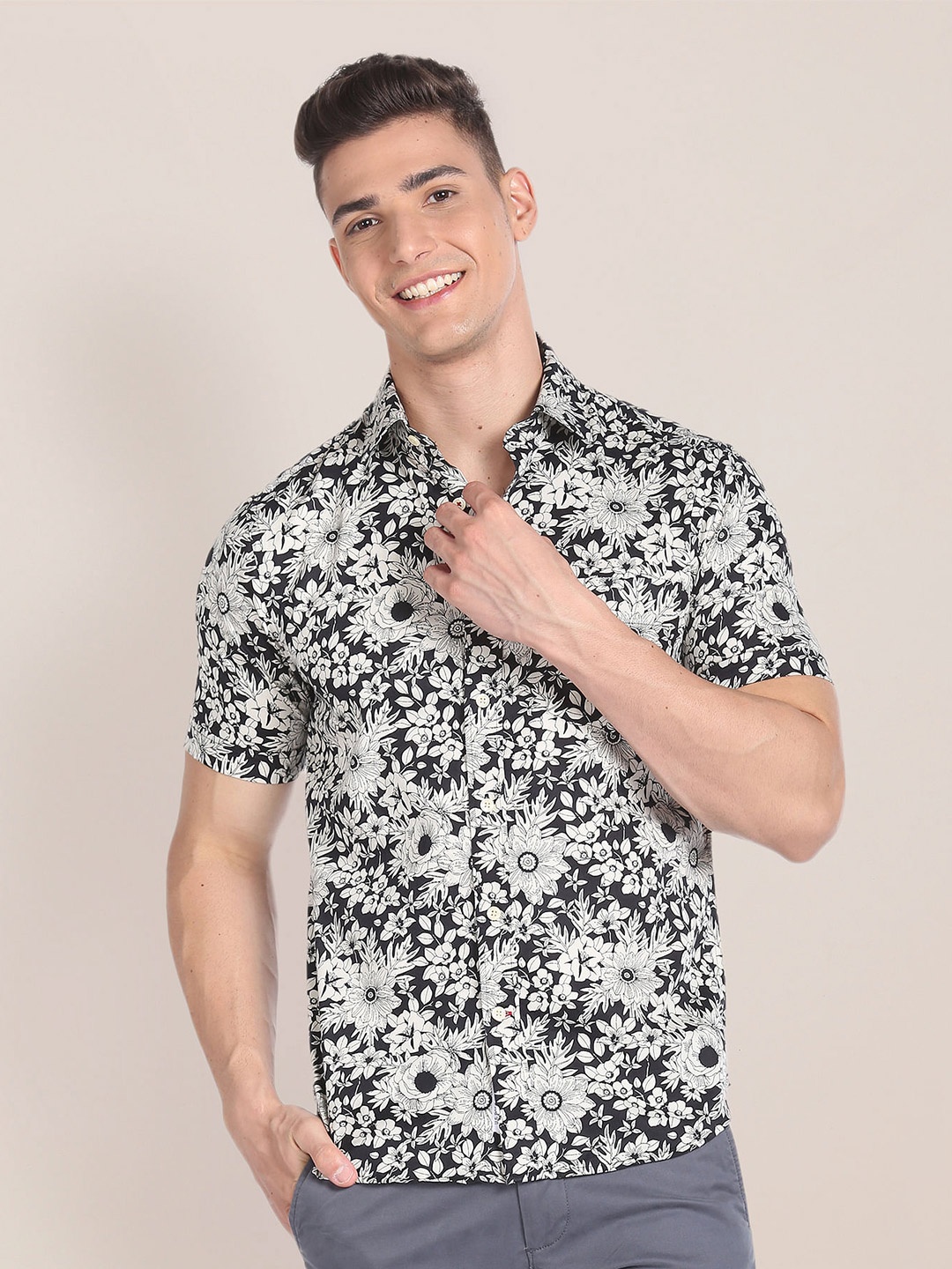 

U.S. Polo Assn. Floral Printed Twill Weave Pure Cotton Casual Shirt, Black