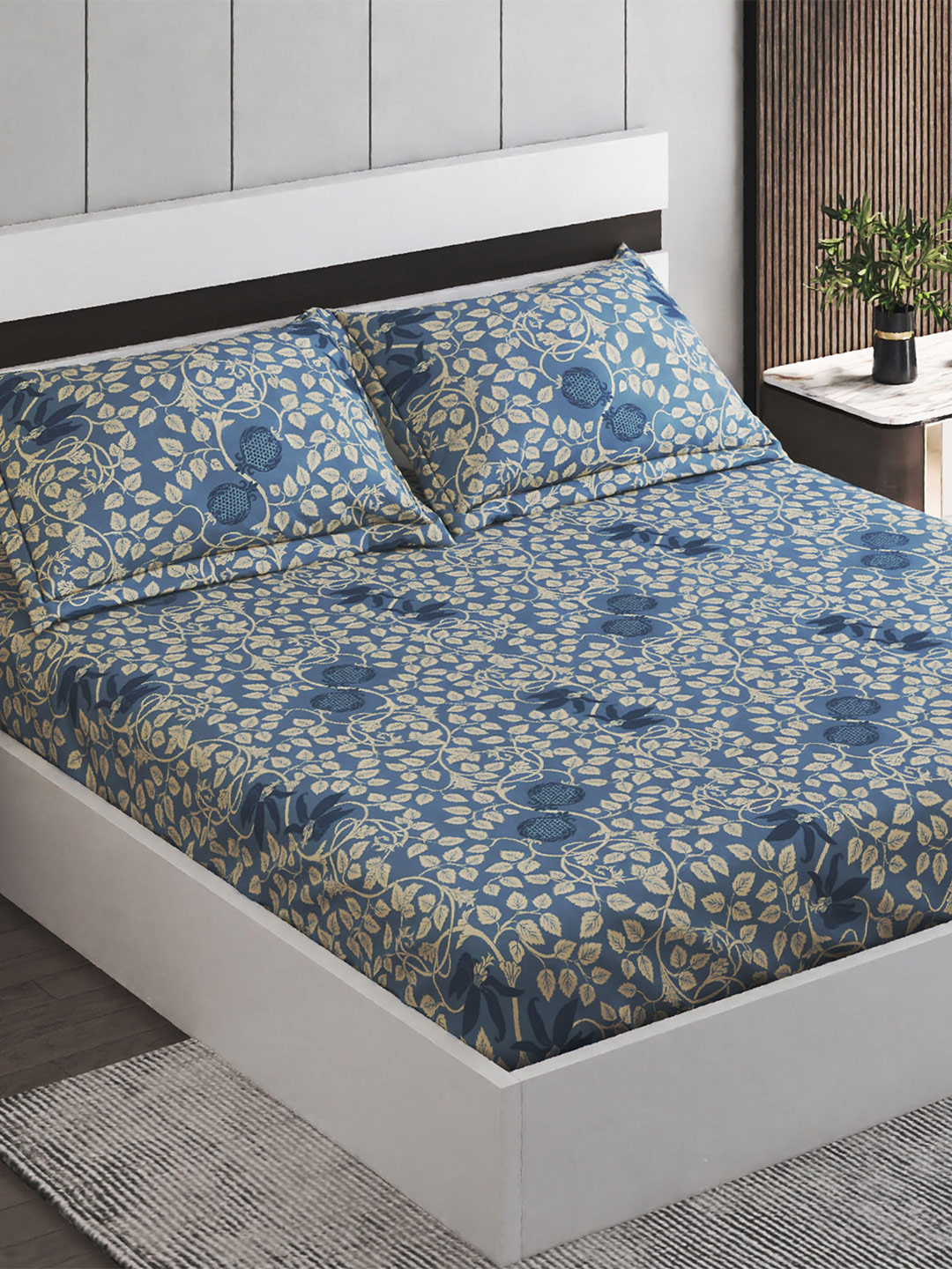 

Home Centre Feslix Kielo Blue & Beige Cotton150 TC Super King Bedsheet & 2 Pillow Covers