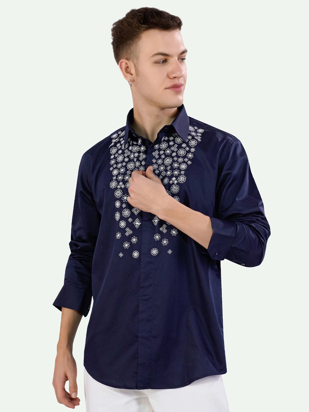 

FRENCH CROWN Standard Floral Embroidered Spread Collar Cotton Casual Shirt, Blue
