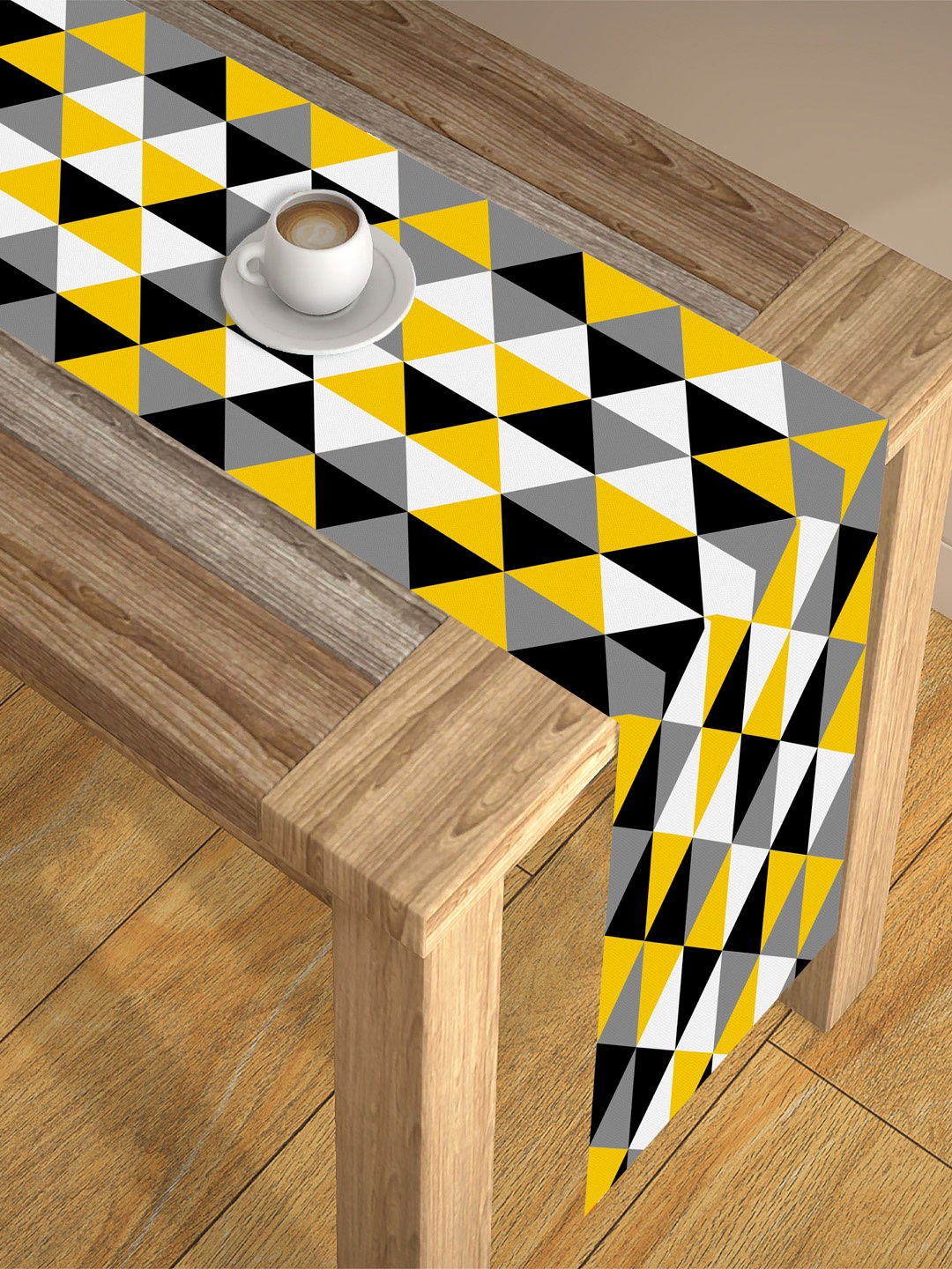 

AEROHAVEN Blac & Yellow Digital Printed 6-Seater Table Runner, Black