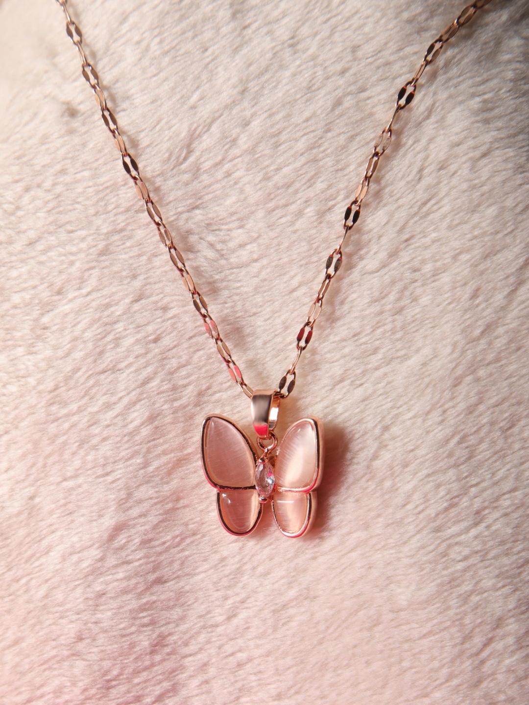 

Zeraki Jewels Rose Gold-Plated Butterfly Pendant