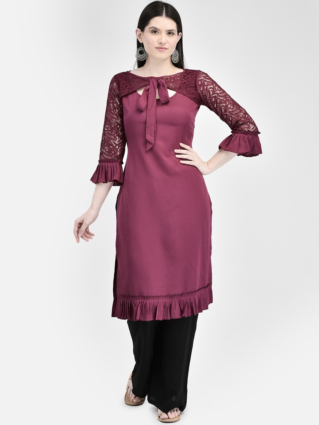 

Ojjasvi Bell Sleeves Boat Neck Kurta, Maroon