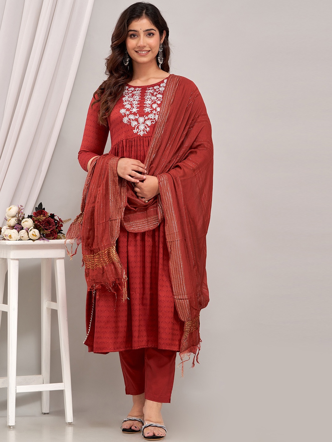 

Prakhya Woven Design Thread Work Regular Kurta With Palazzos & Dupatta, Red