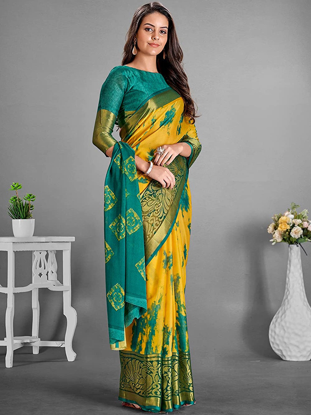 

Mitera Yellow & Green Abstract Printed Pure Chiffon Saree