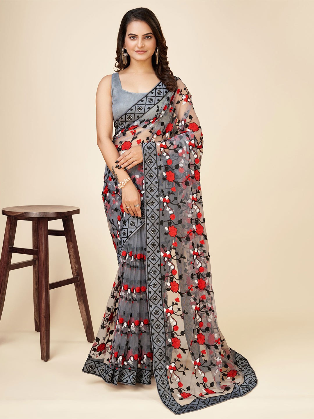 

VAIRAGEE Floral Embroidered Organza Saree, Grey
