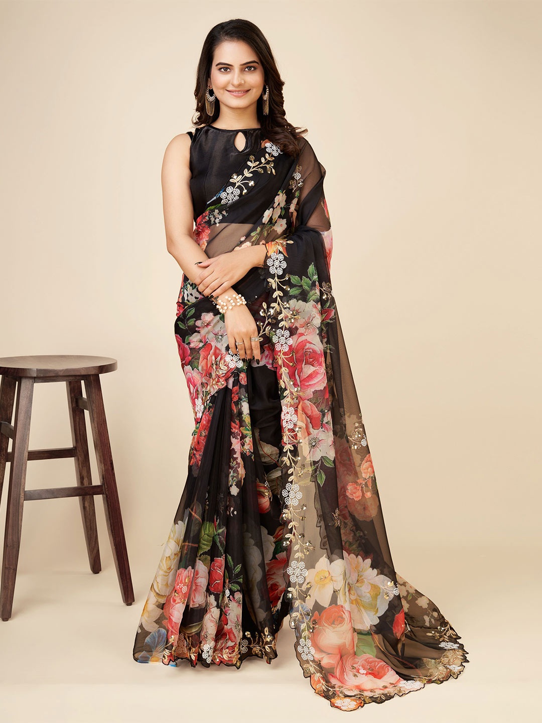 

VAIRAGEE Floral Embroidered Organza Saree, Black