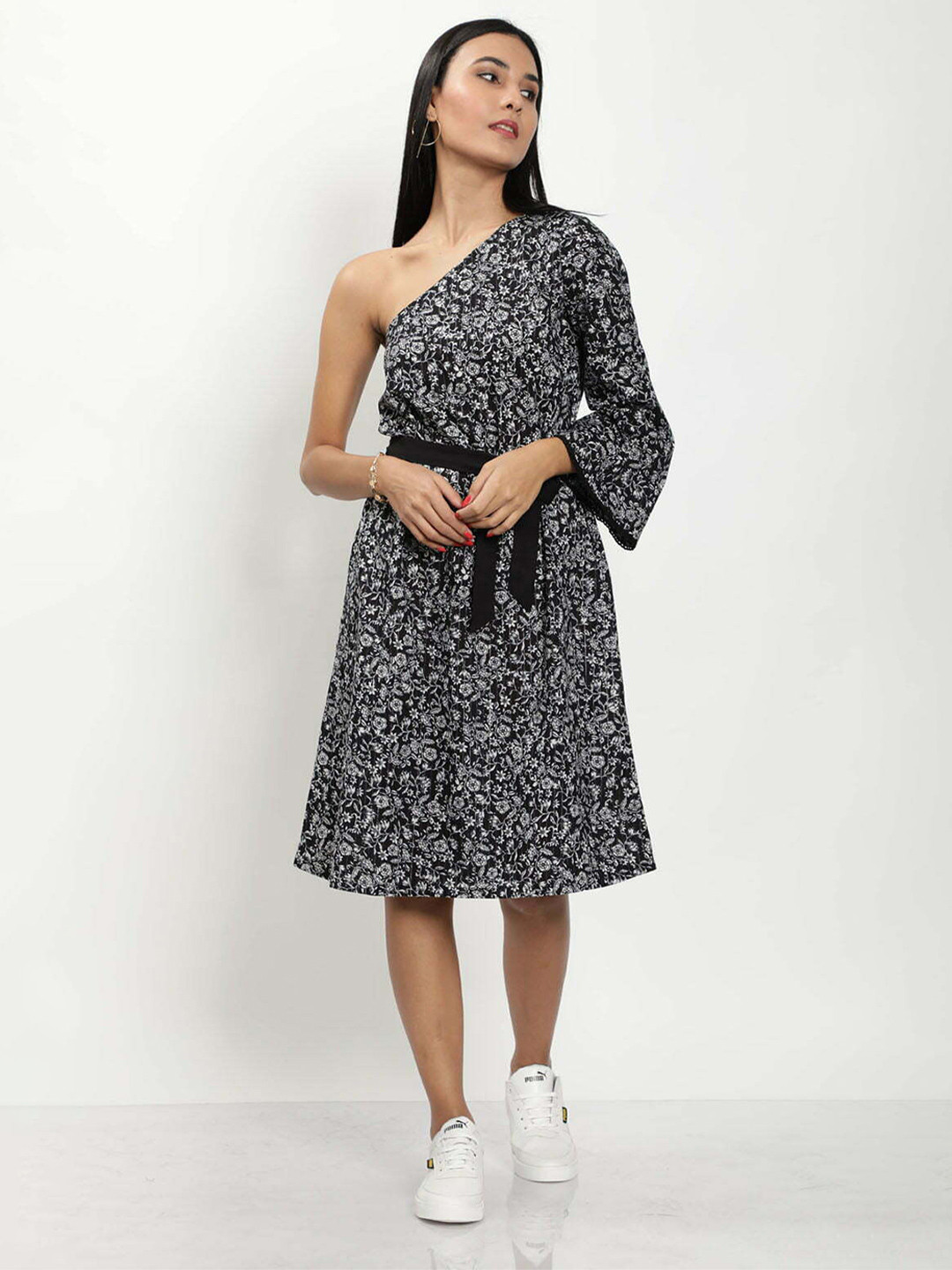 

THE BLACK LOVER Floral Printed Off-Shoulder Flared Sleeve Cotton Fit & Flare Dress